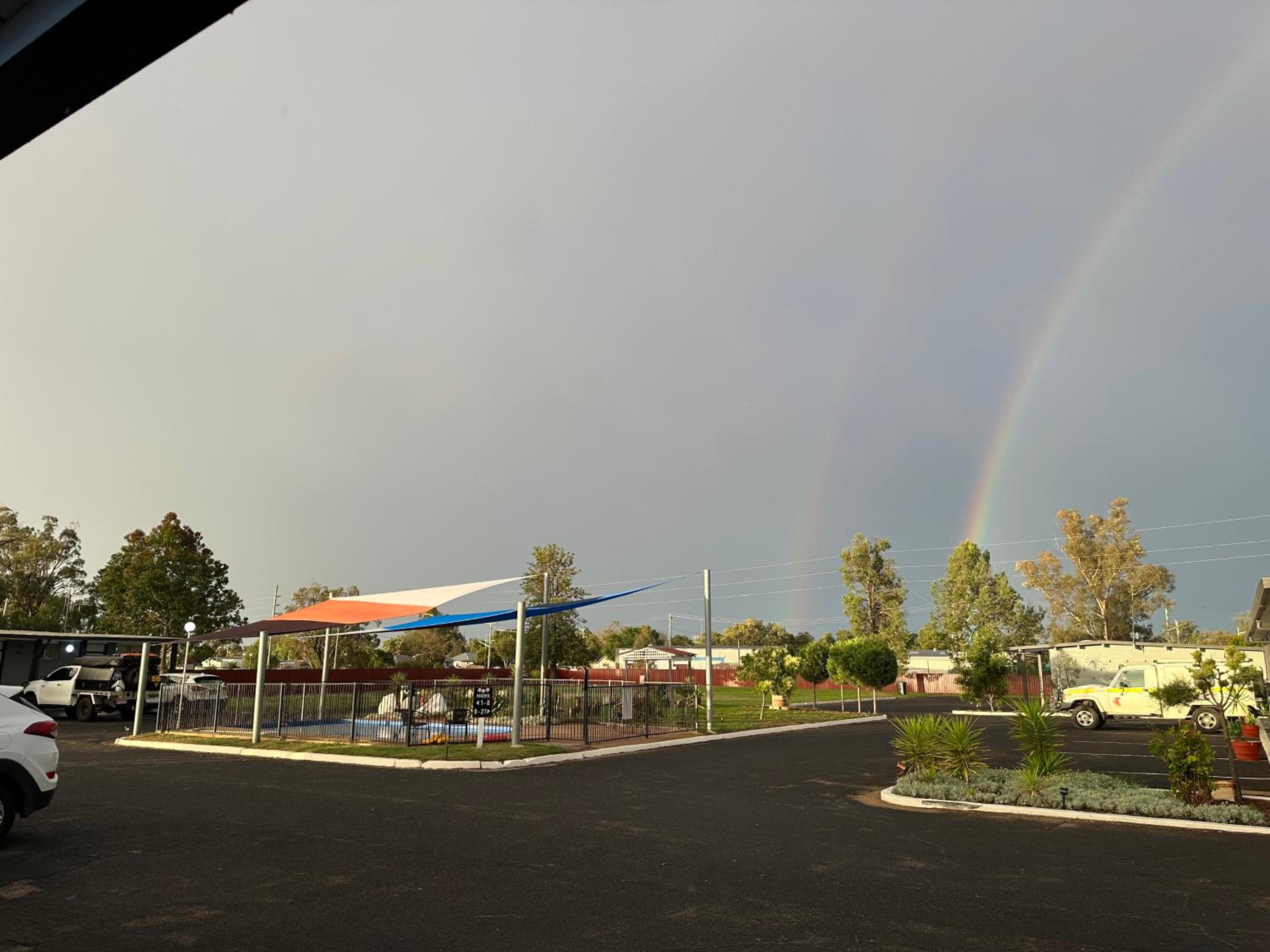 Silver Oaks Motel