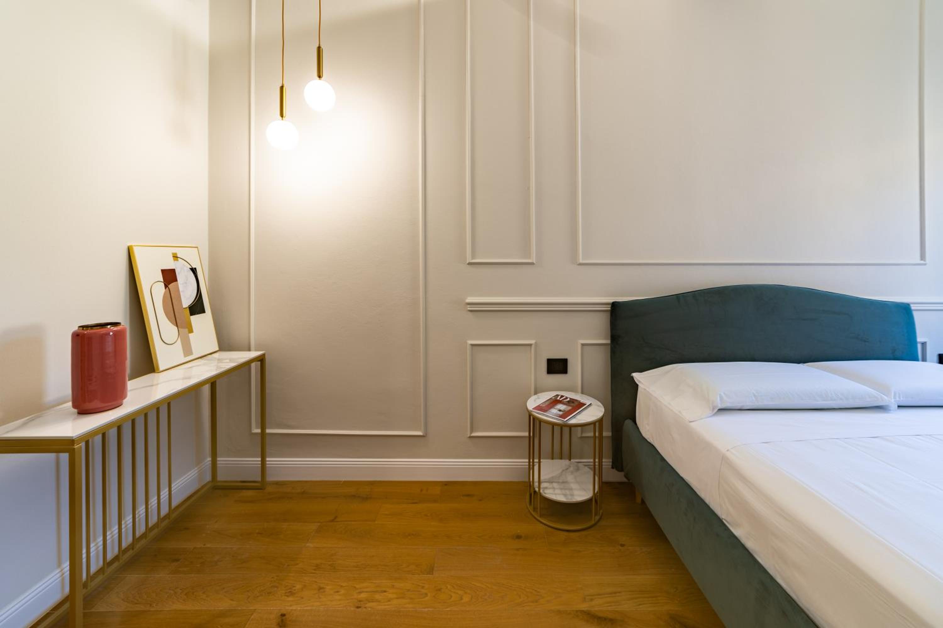 Leovinci Rooms