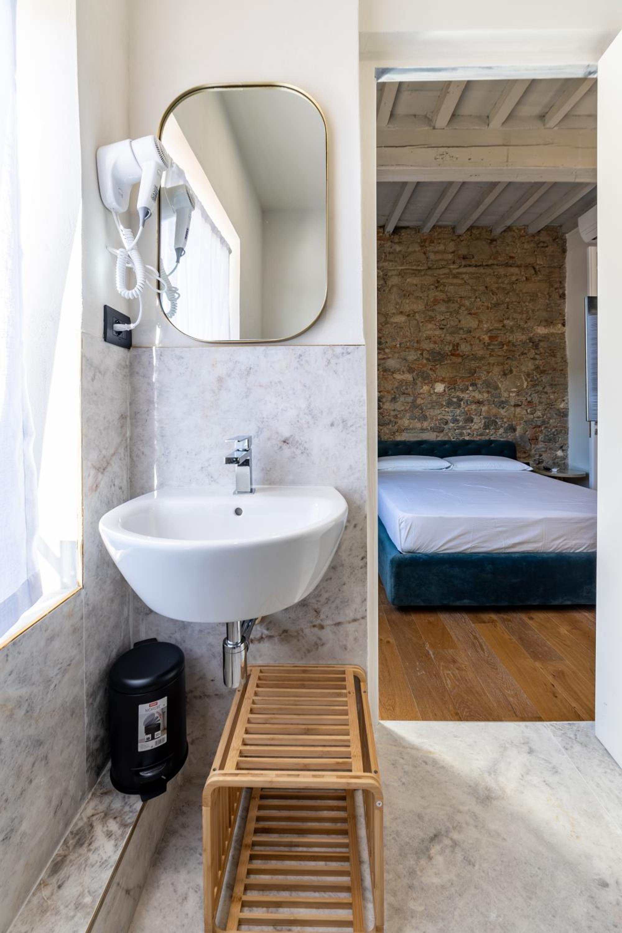 Leovinci Rooms