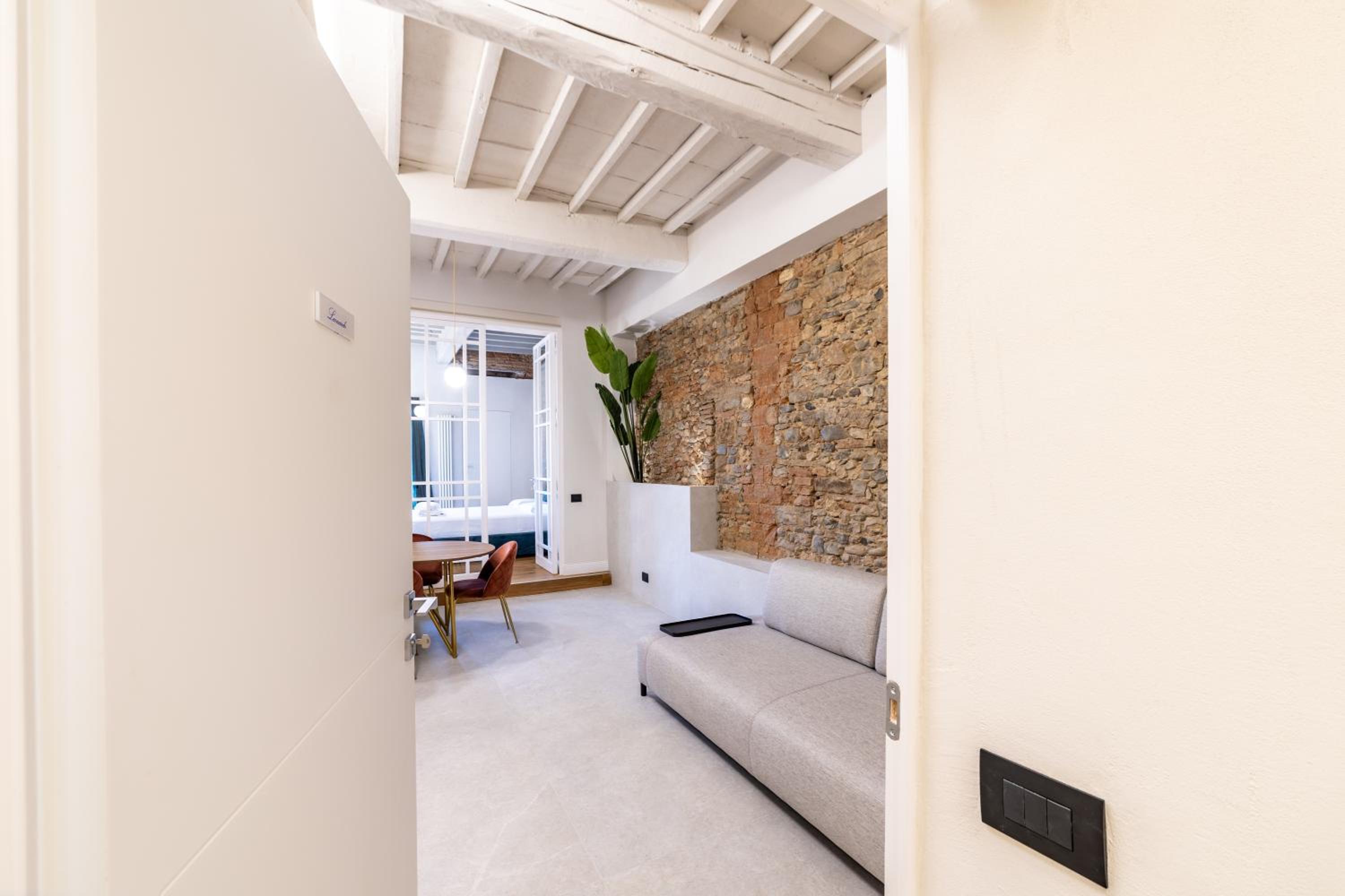 Leovinci Rooms