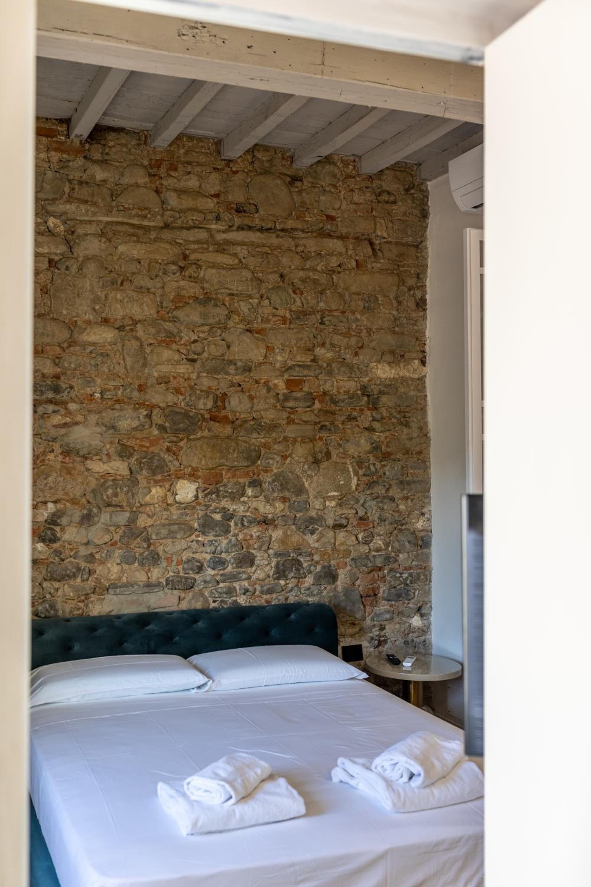 Leovinci Rooms