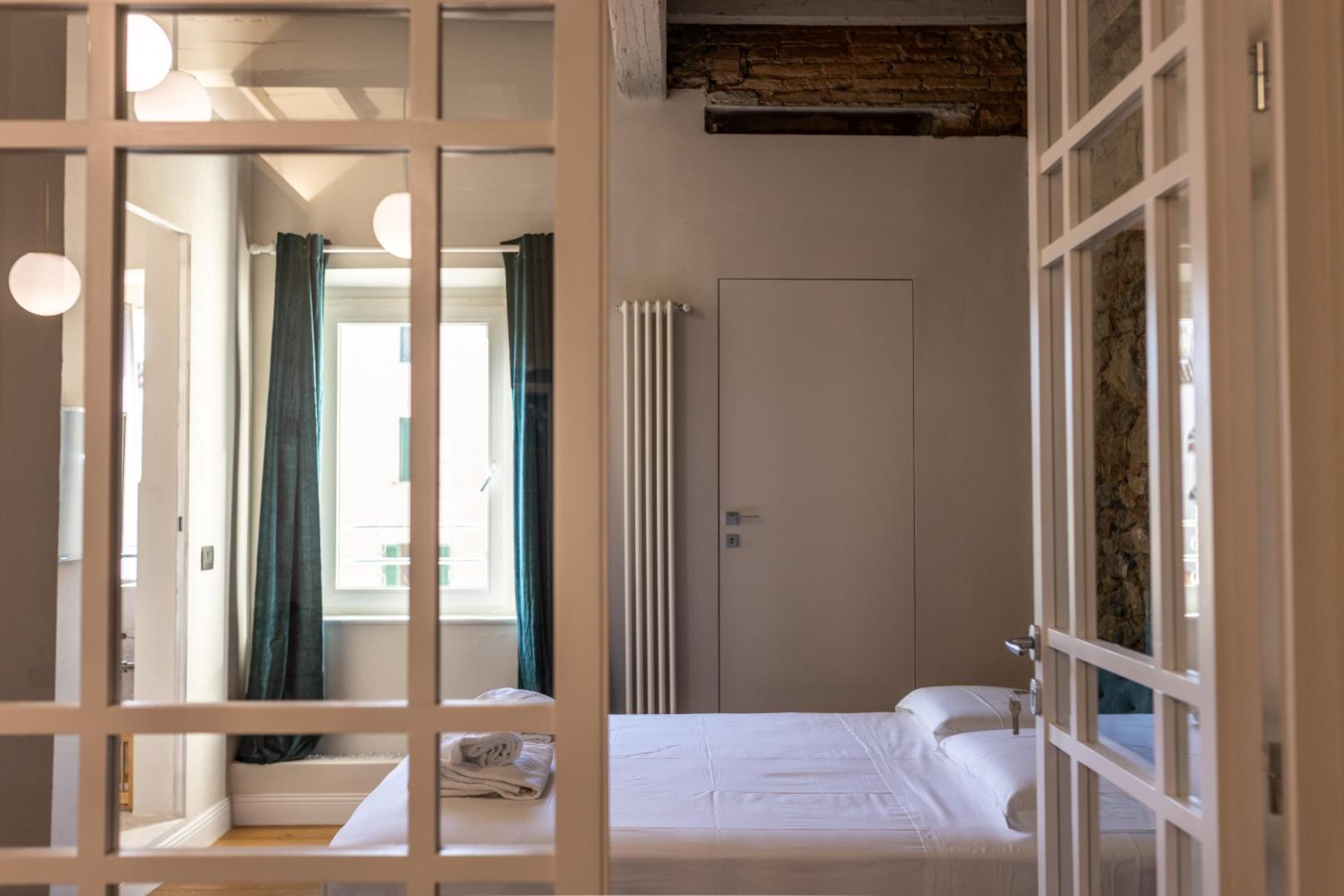 Leovinci Rooms