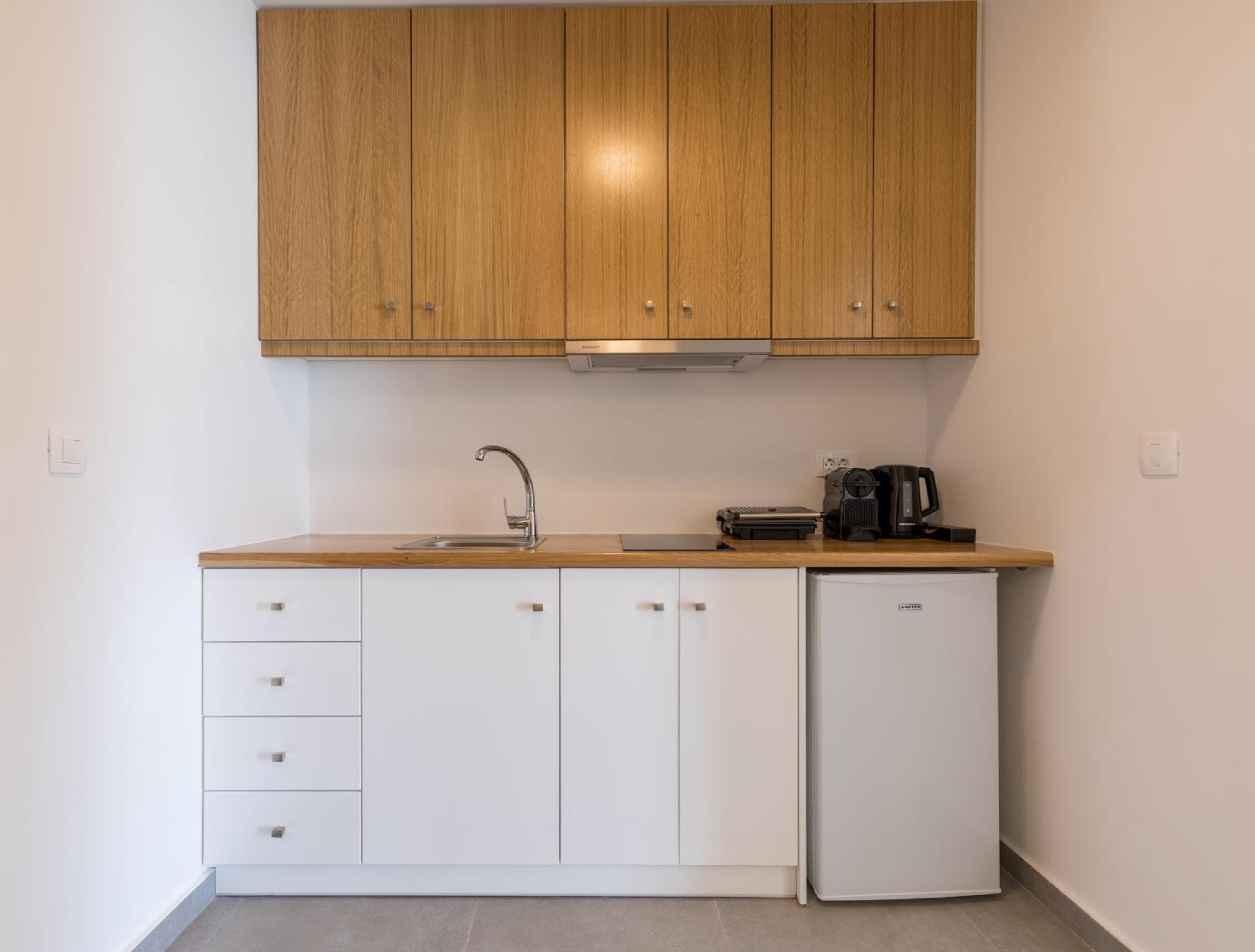 Nostos Apartments Kamari