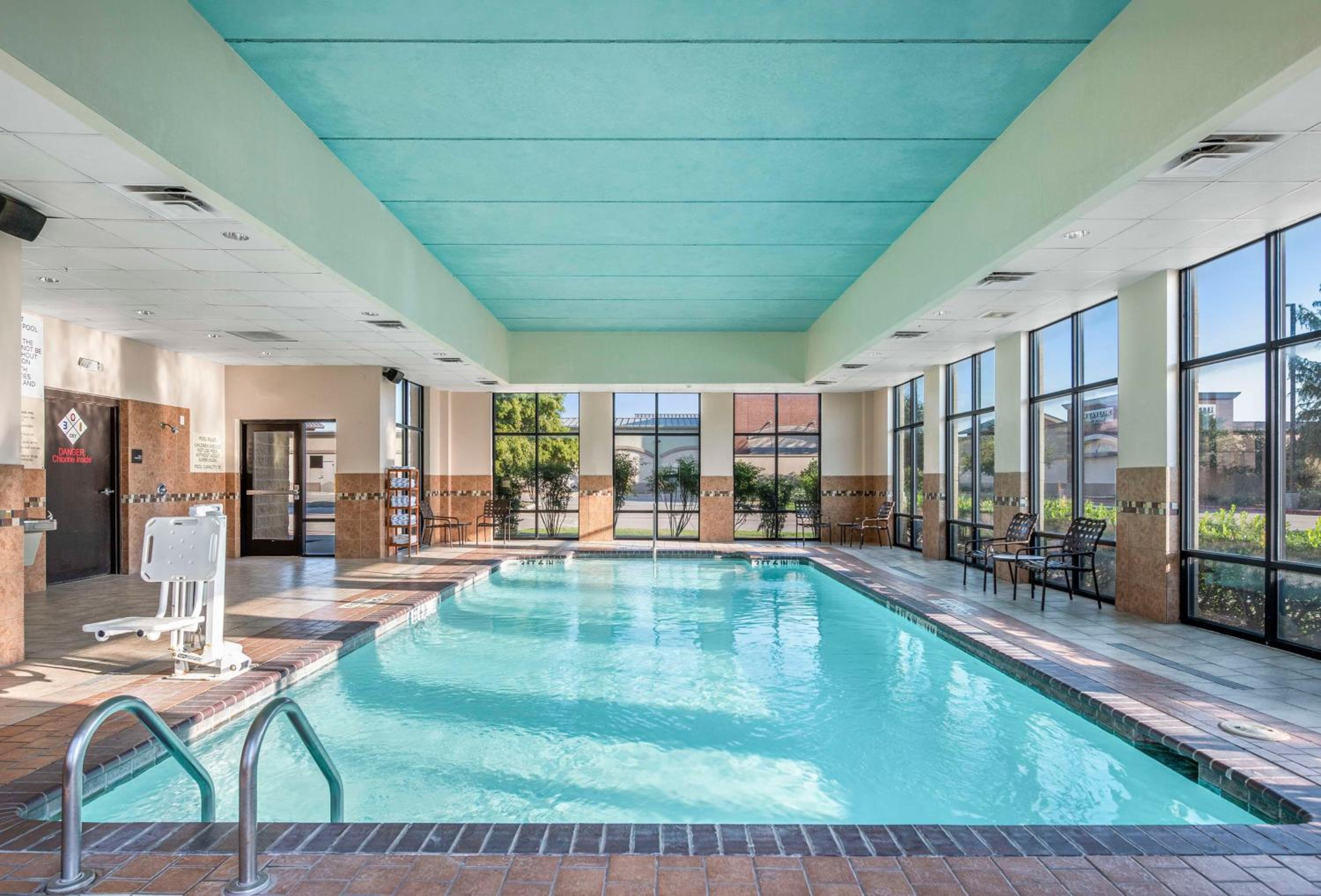 Hampton Inn  Suites Dallas-Allen - Property Image 9