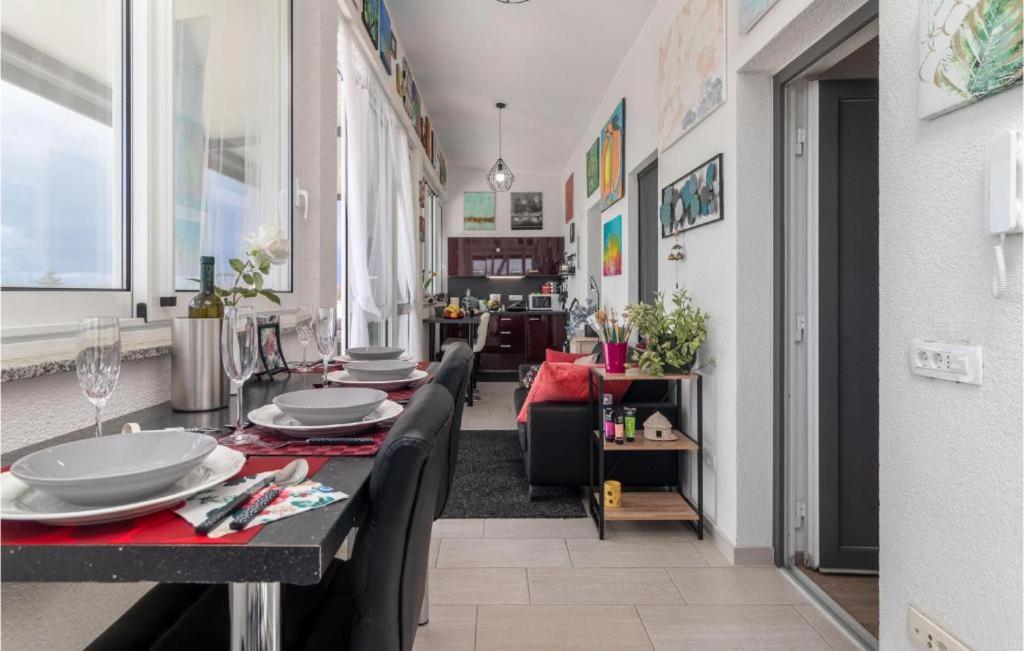 Apartment Leones Gallery view 3
