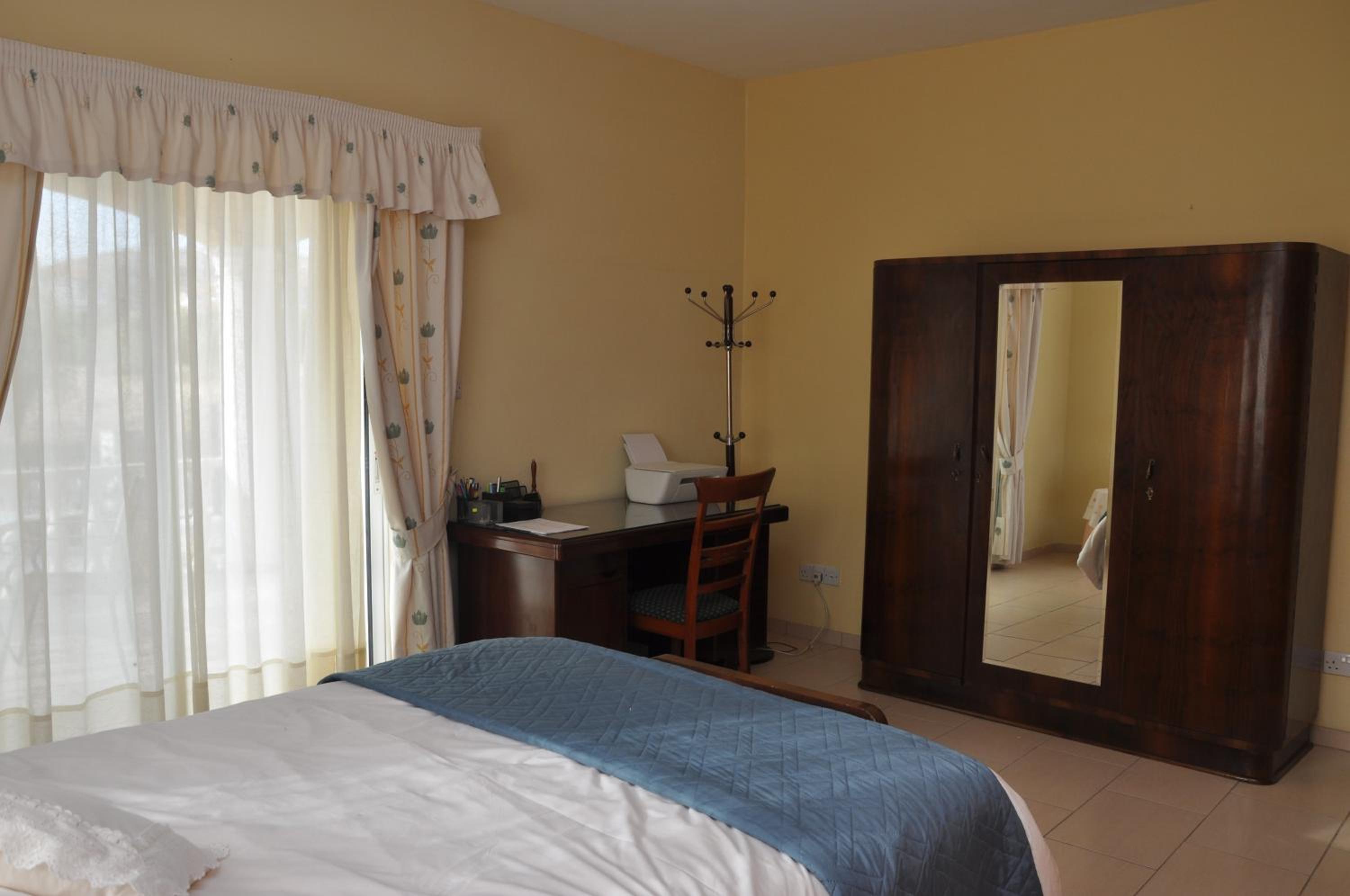 Stylish Spacious 3 BD Villa