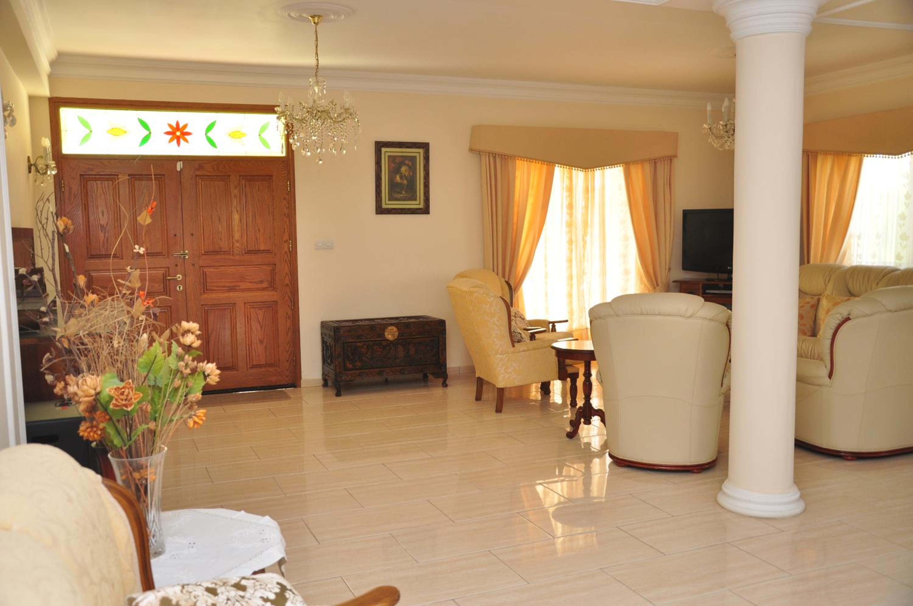 Stylish Spacious 3 BD Villa