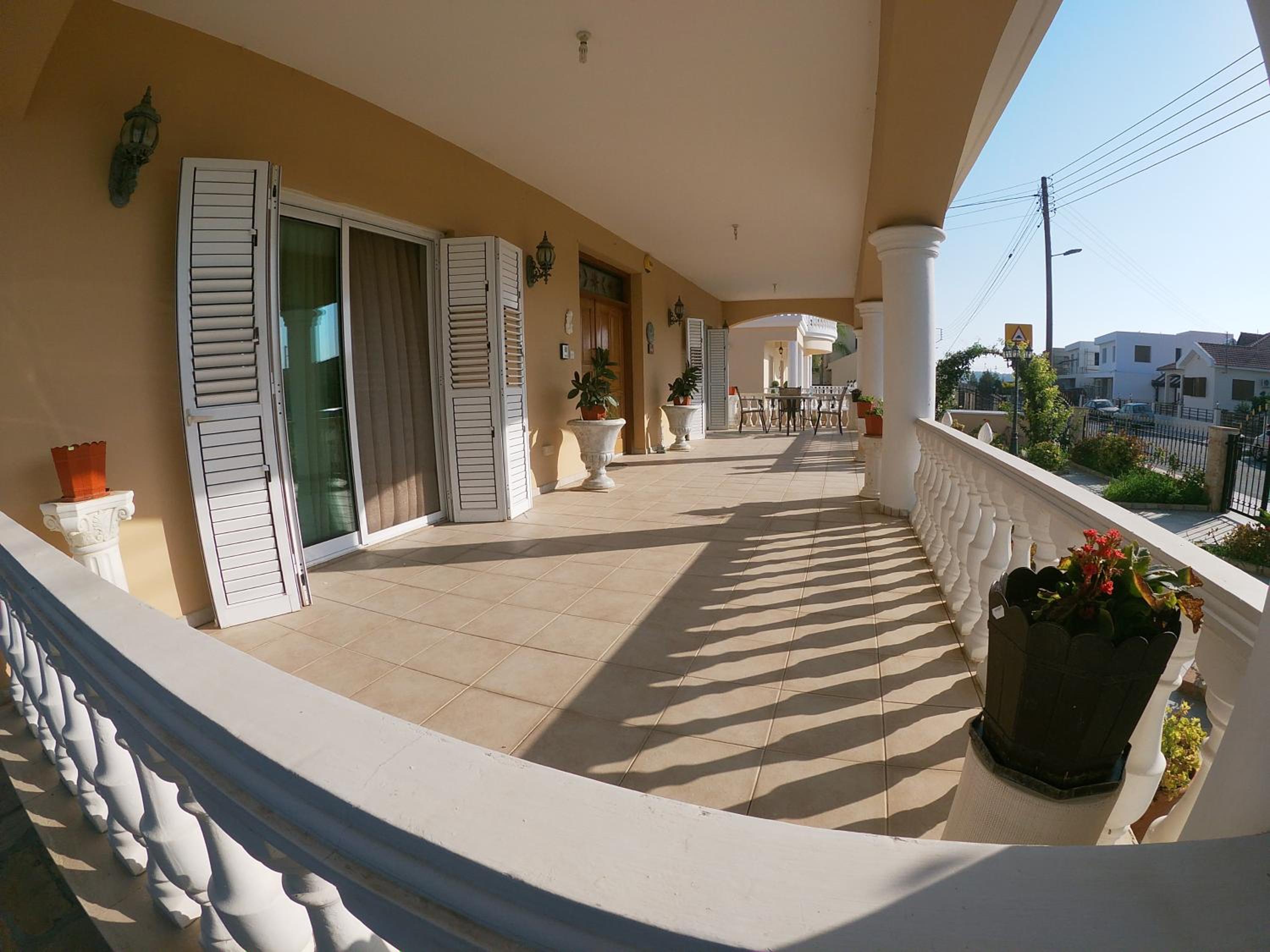 Stylish Spacious 3 BD Villa