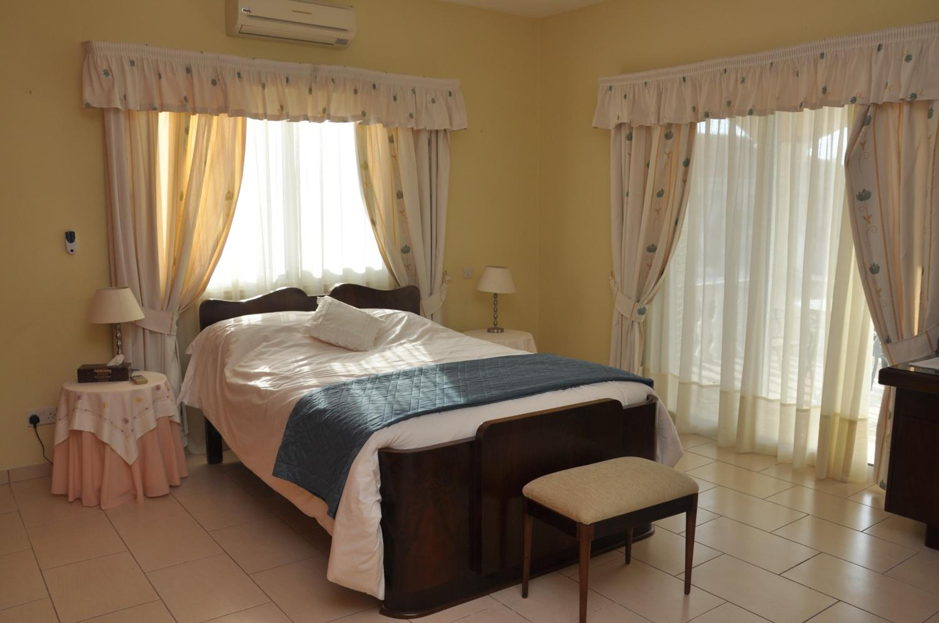 Stylish Spacious 3 BD Villa