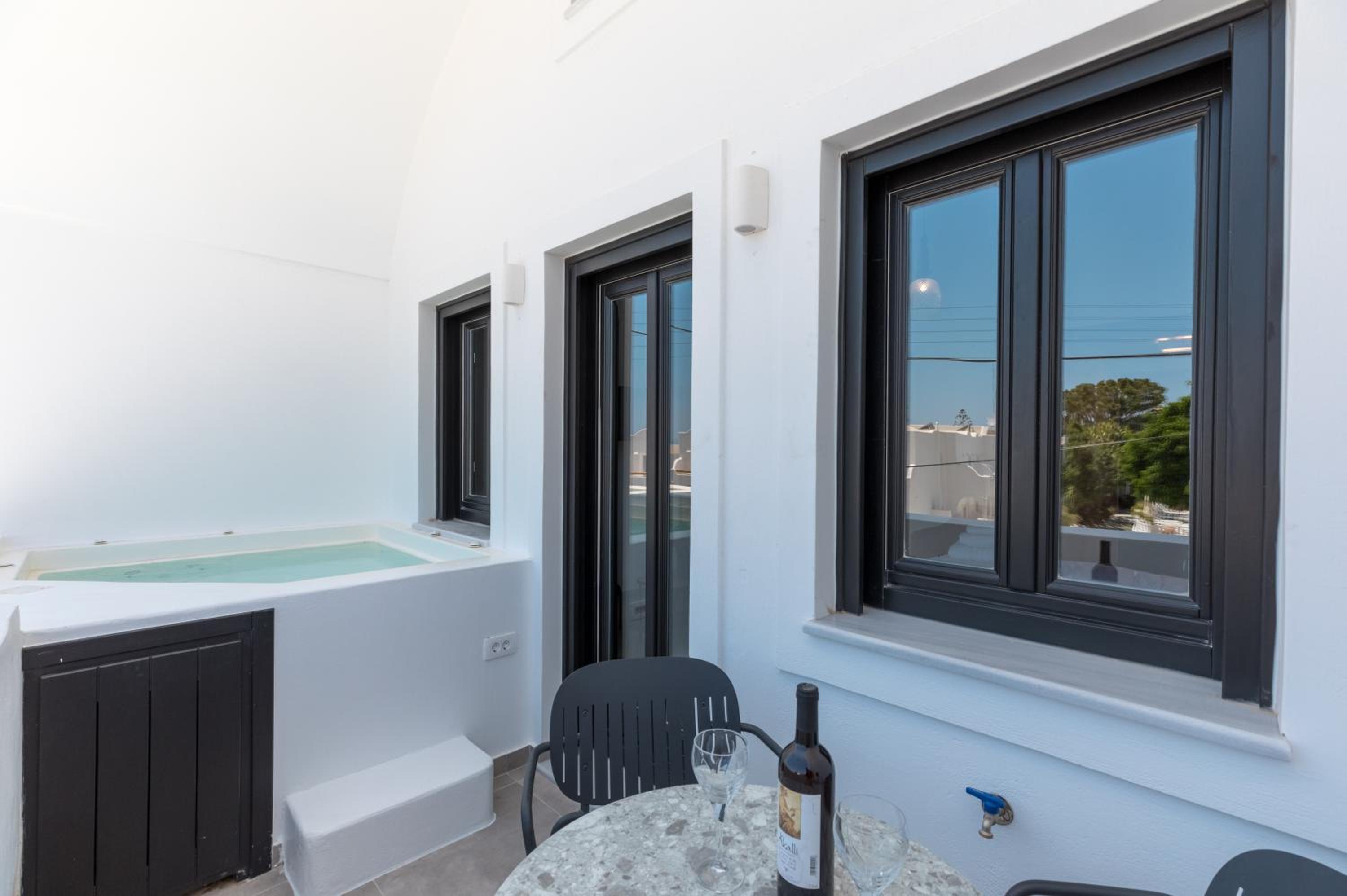 Nostos Apartments Kamari