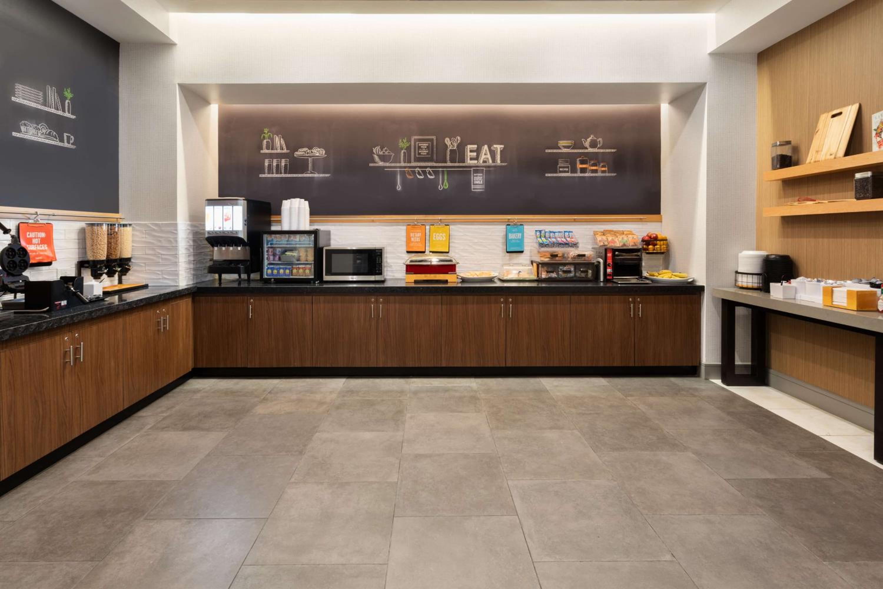 Hampton Inn by Hilton Nashville Airport Century Place - Property Image 23