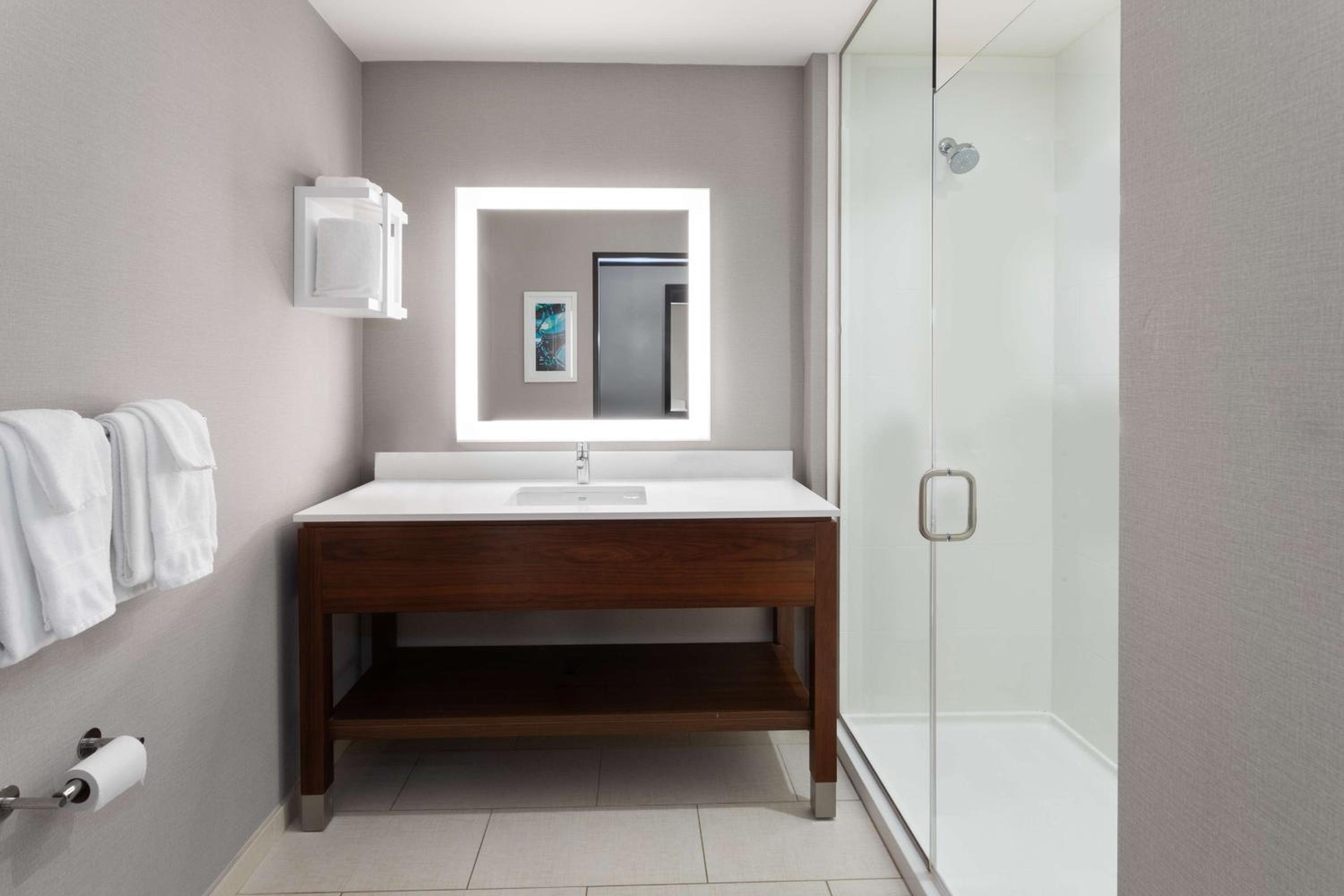 Hampton Inn by Hilton Nashville Airport Century Place - Property Image 39