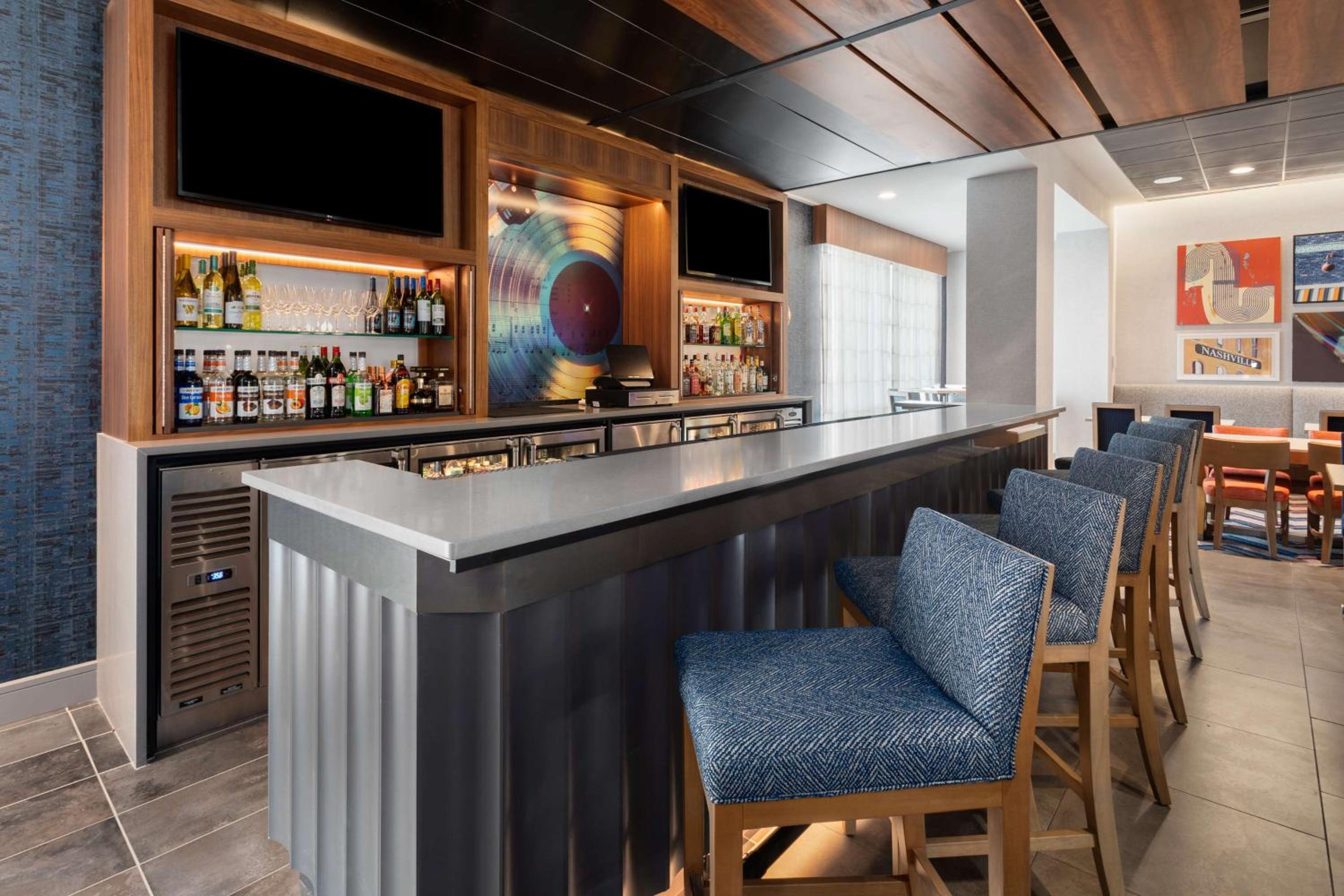 Hampton Inn by Hilton Nashville Airport Century Place - Property Image 25