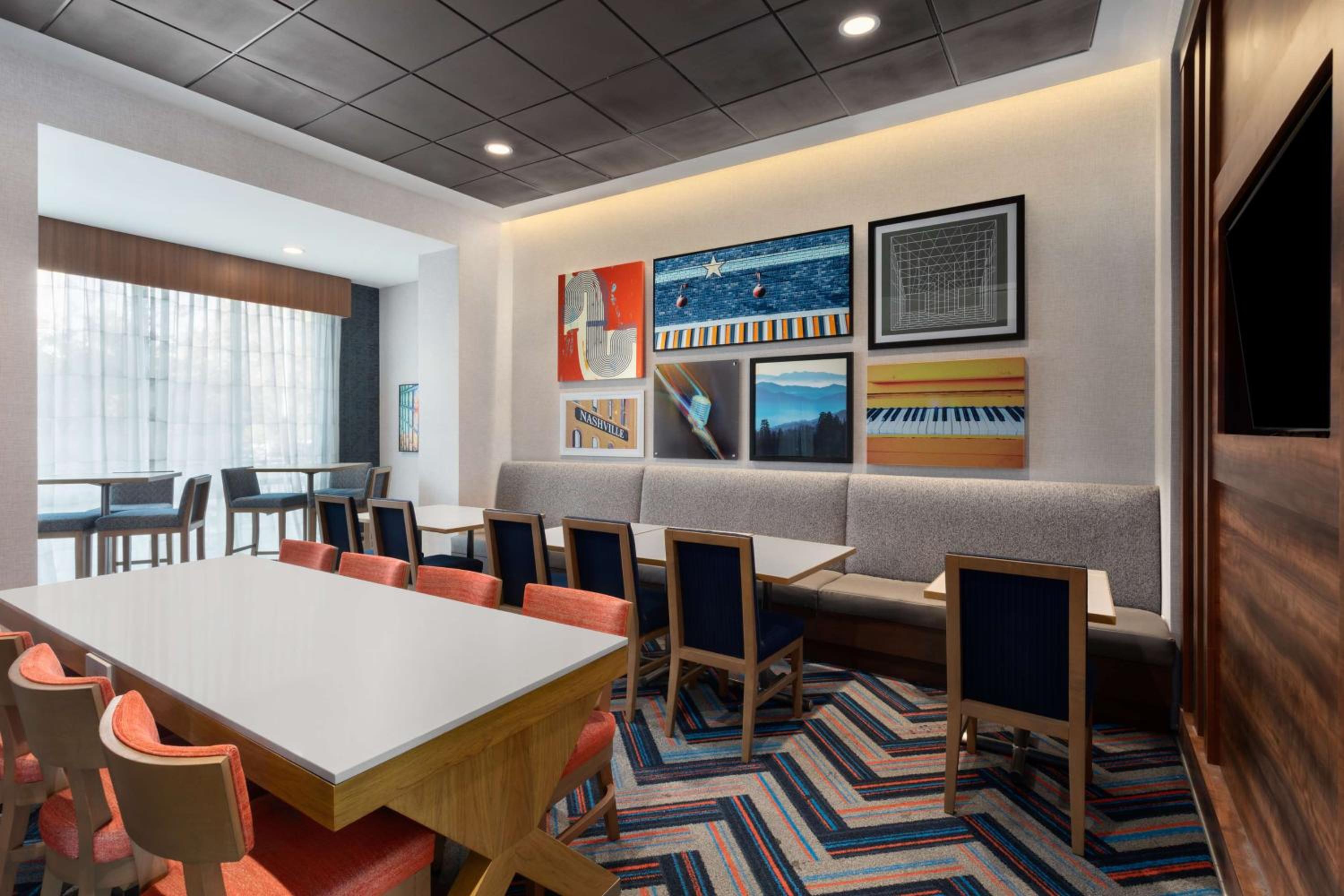 Hampton Inn by Hilton Nashville Airport Century Place - Property Image 4