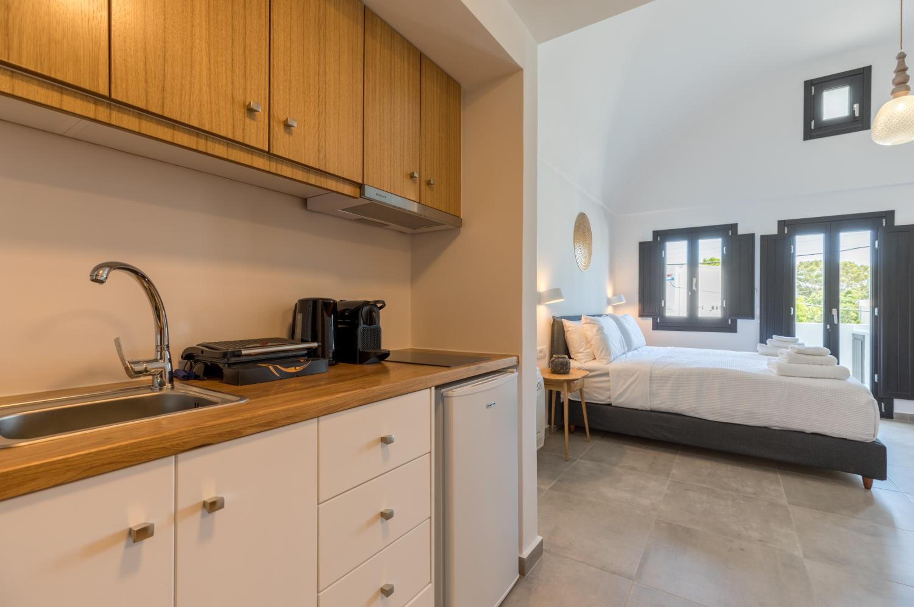 Nostos Apartments Kamari