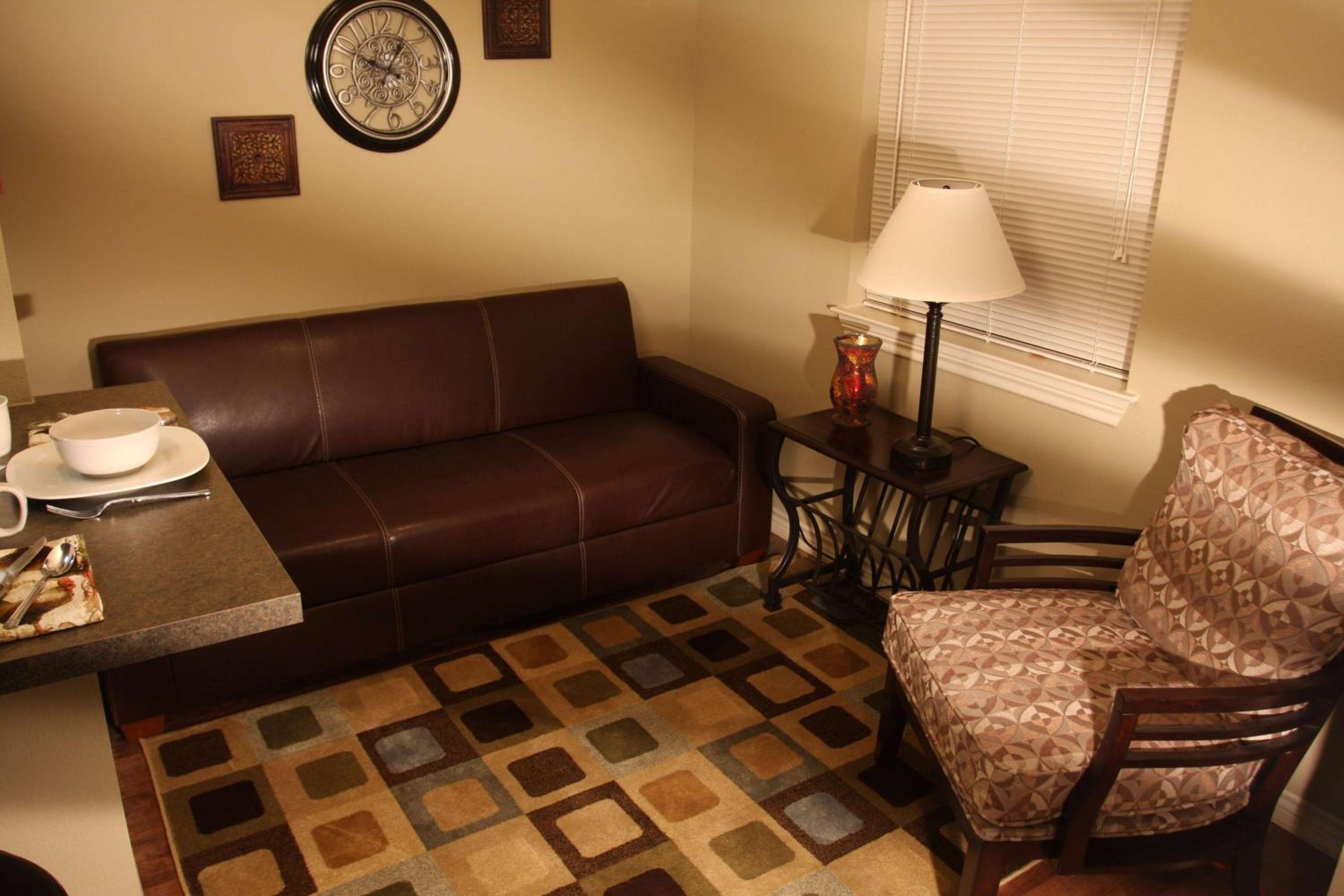Eagle's Den Suites Cotulla a Travelodge by Wyndham