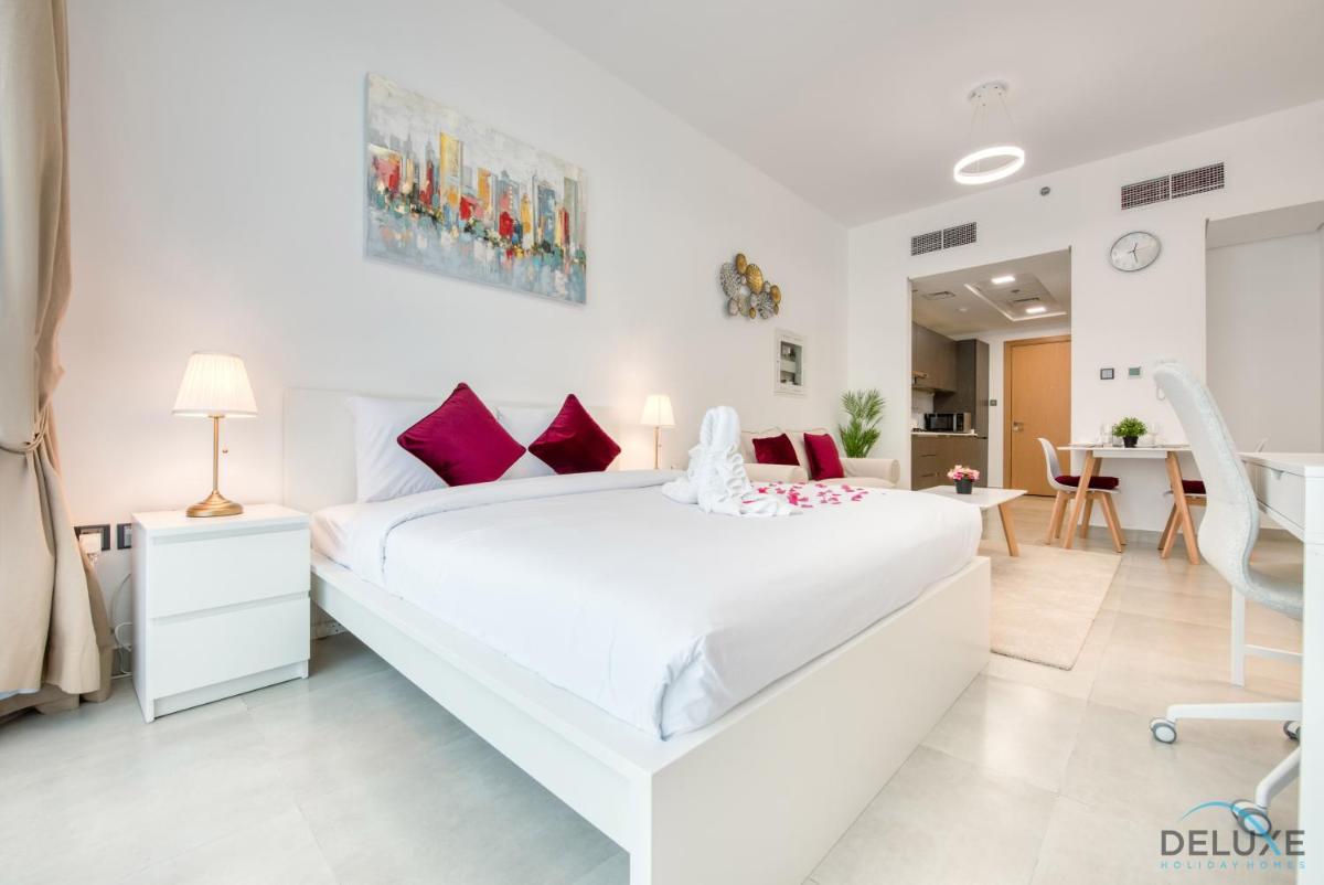 Romantic Studio in Pantheon Elysee JVC by Deluxe Holiday Homes