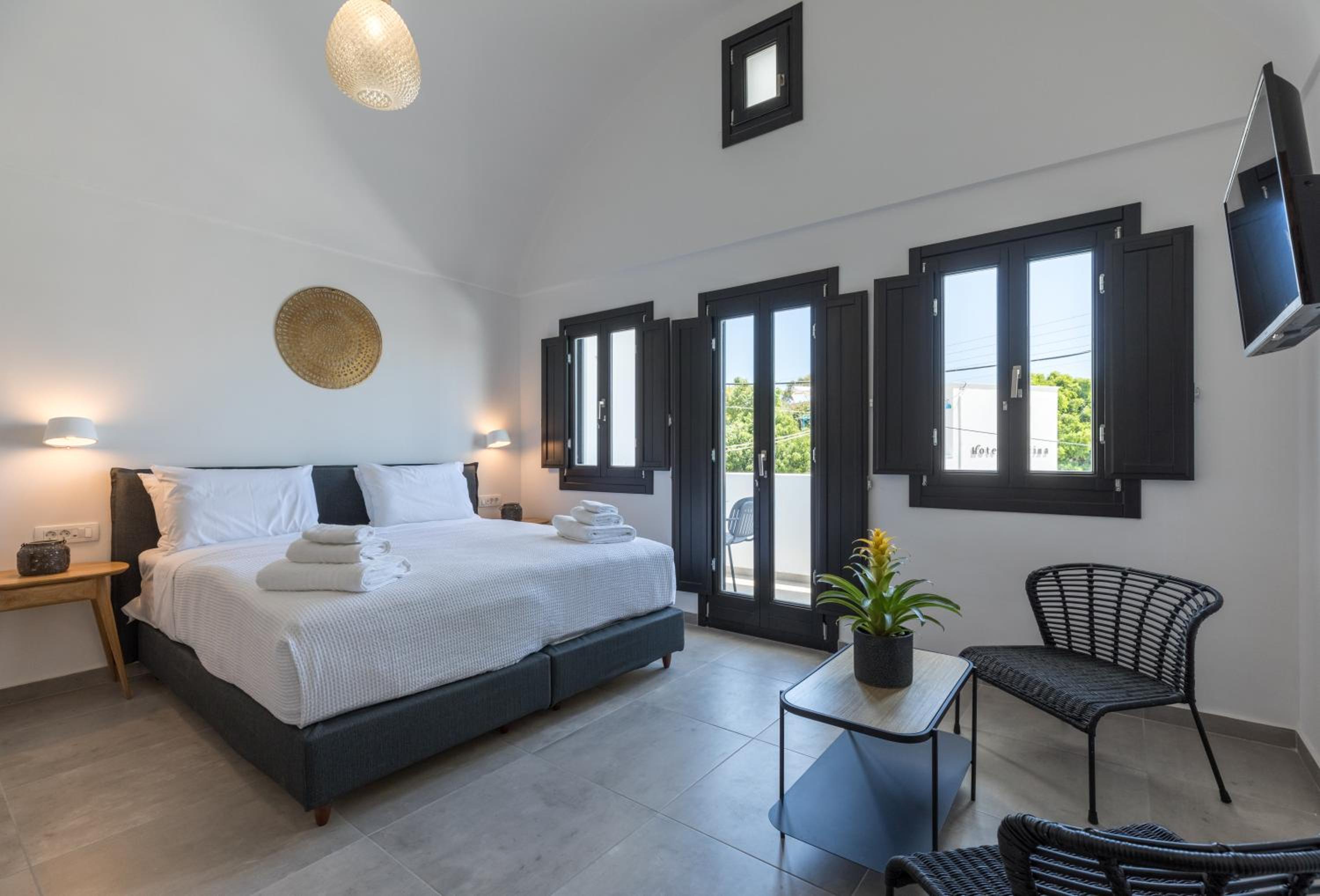 Nostos Apartments Kamari