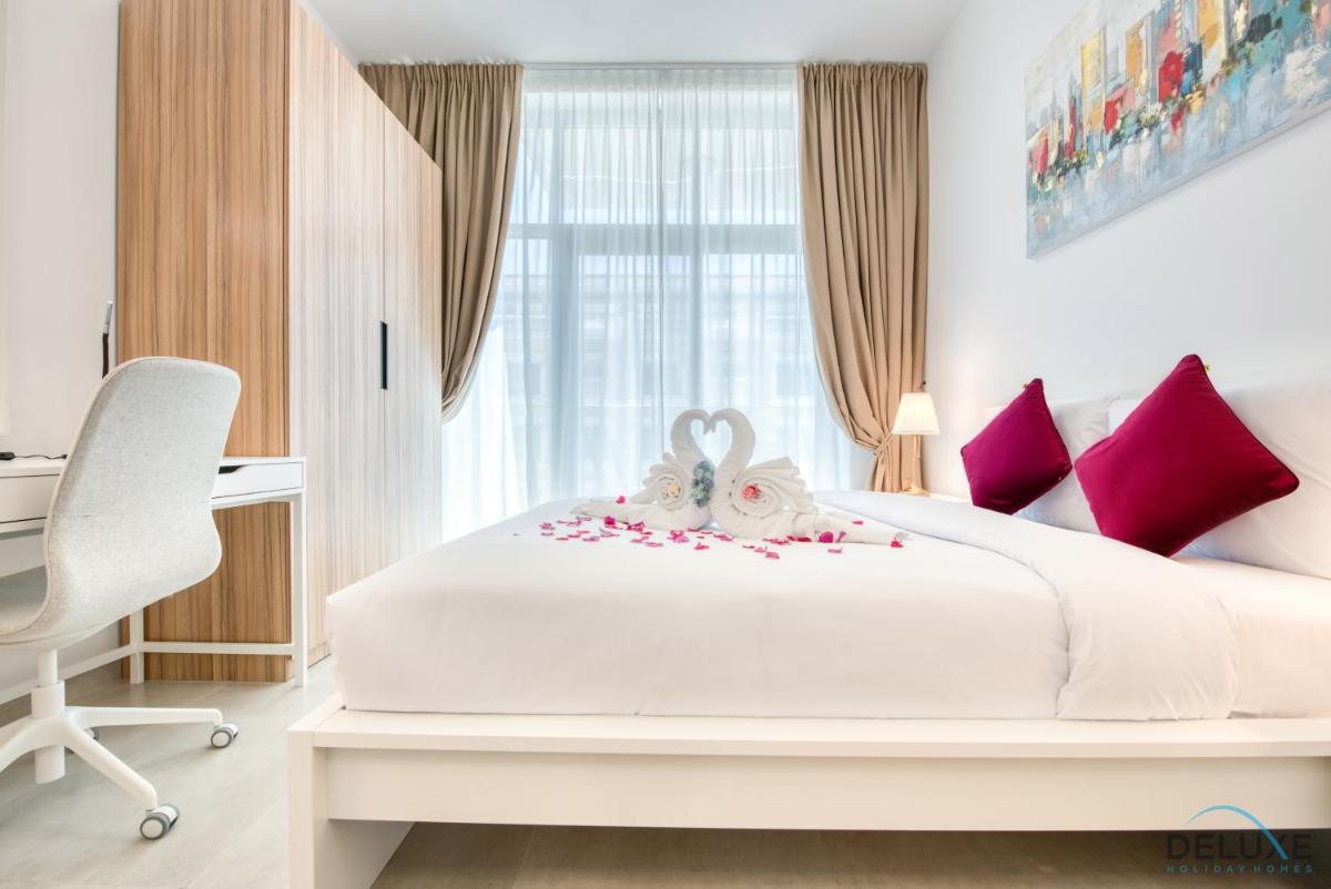 Romantic Studio in Pantheon Elysee JVC by Deluxe Holiday Homes
