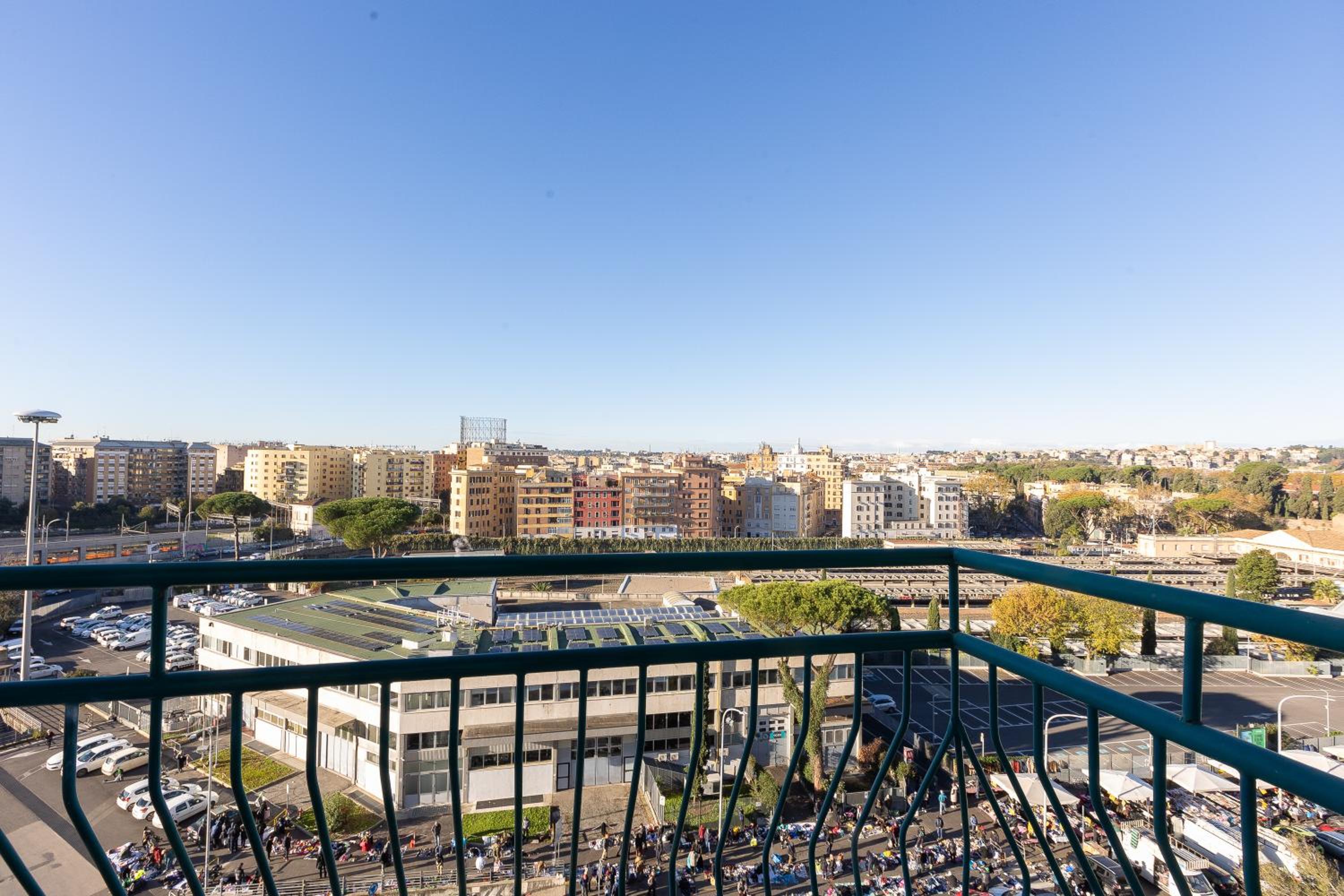 Piramide view by Rental in Rome