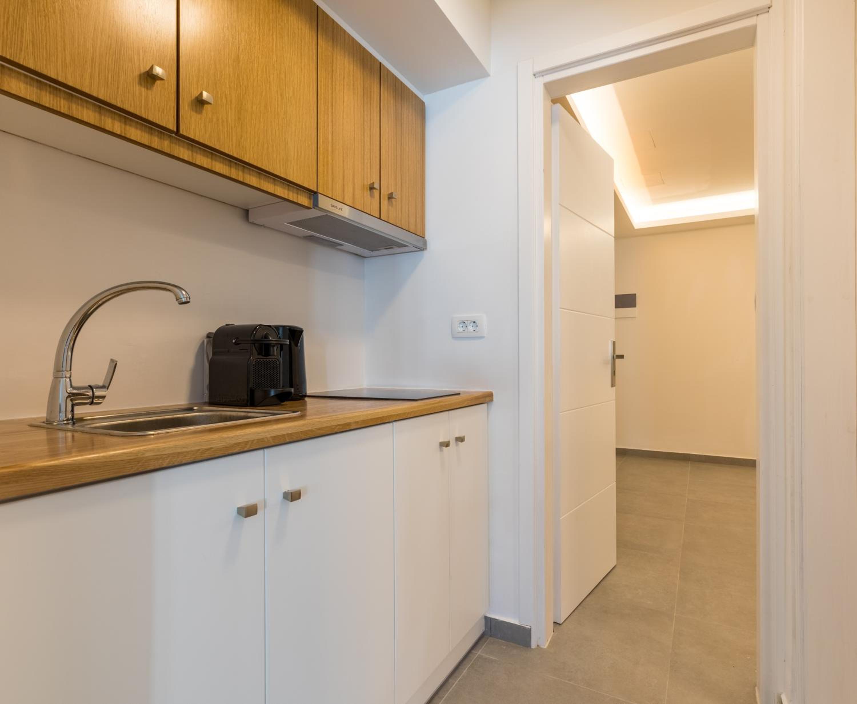 Nostos Apartments Kamari