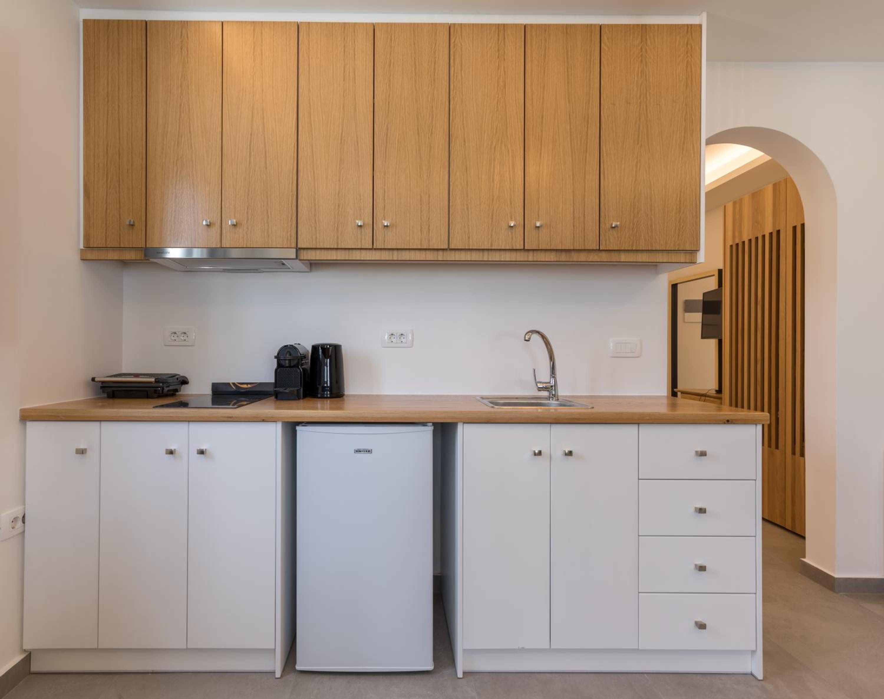 Nostos Apartments Kamari