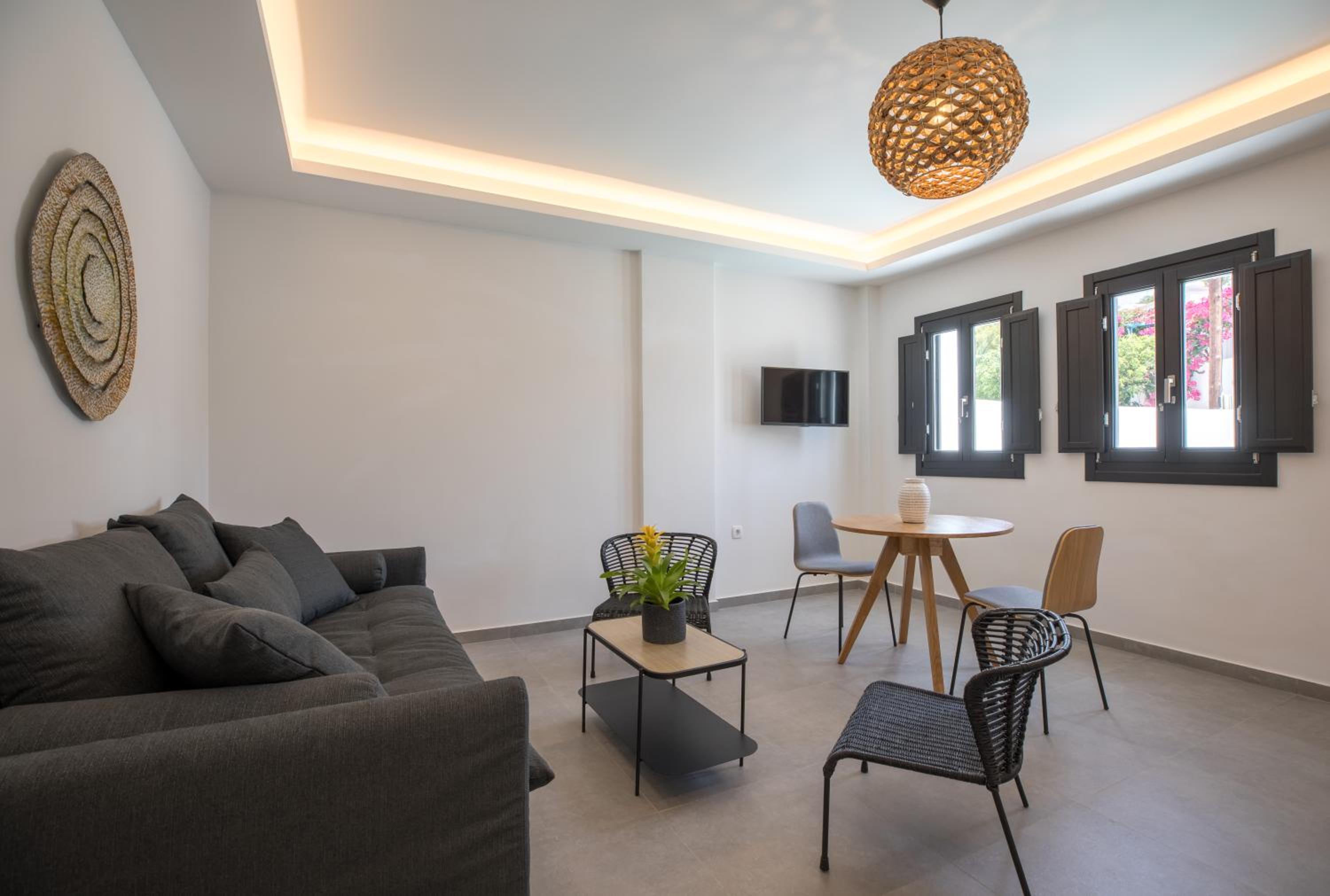 Nostos Apartments Kamari
