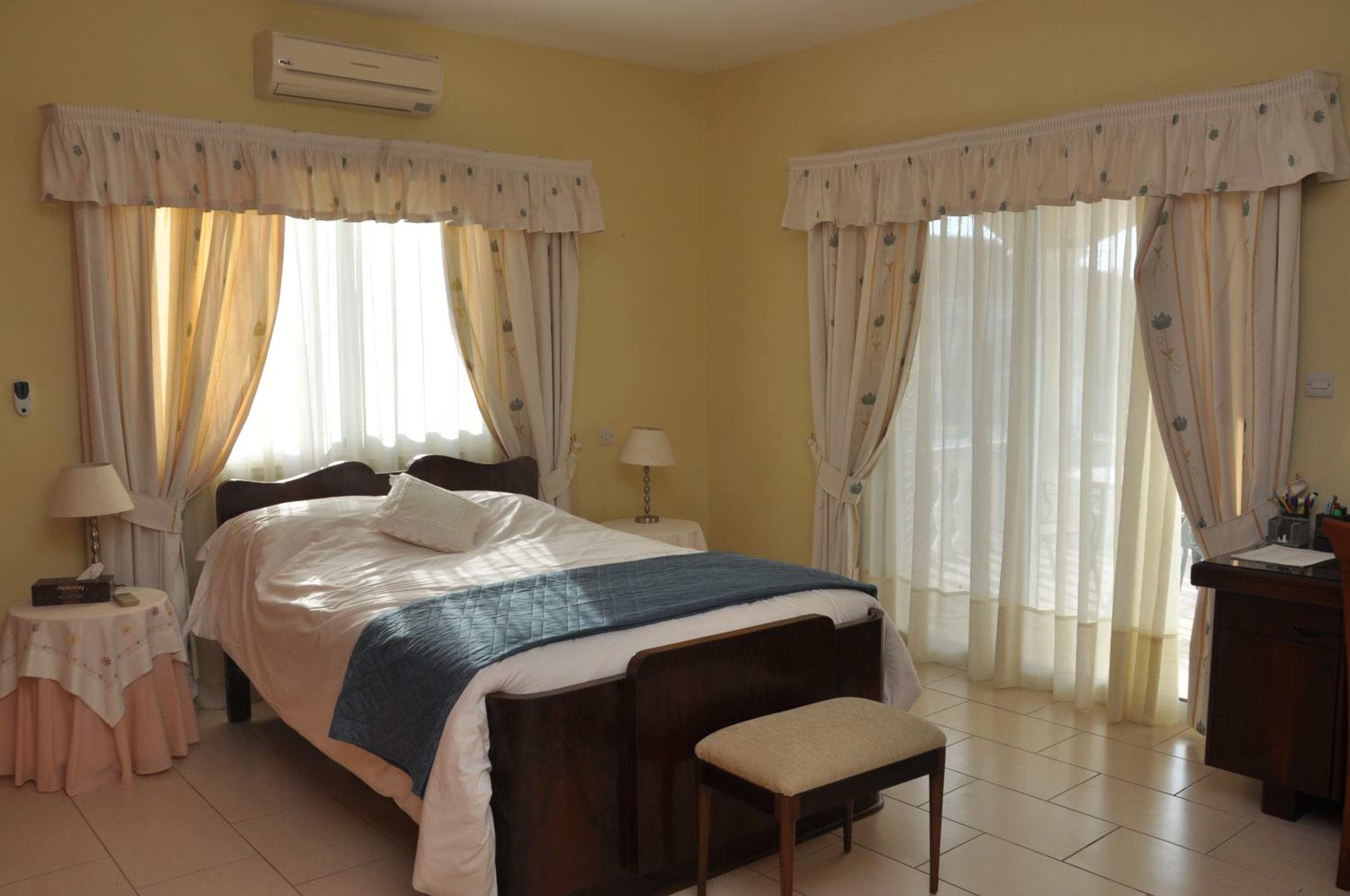 Stylish Spacious 3 BD Villa