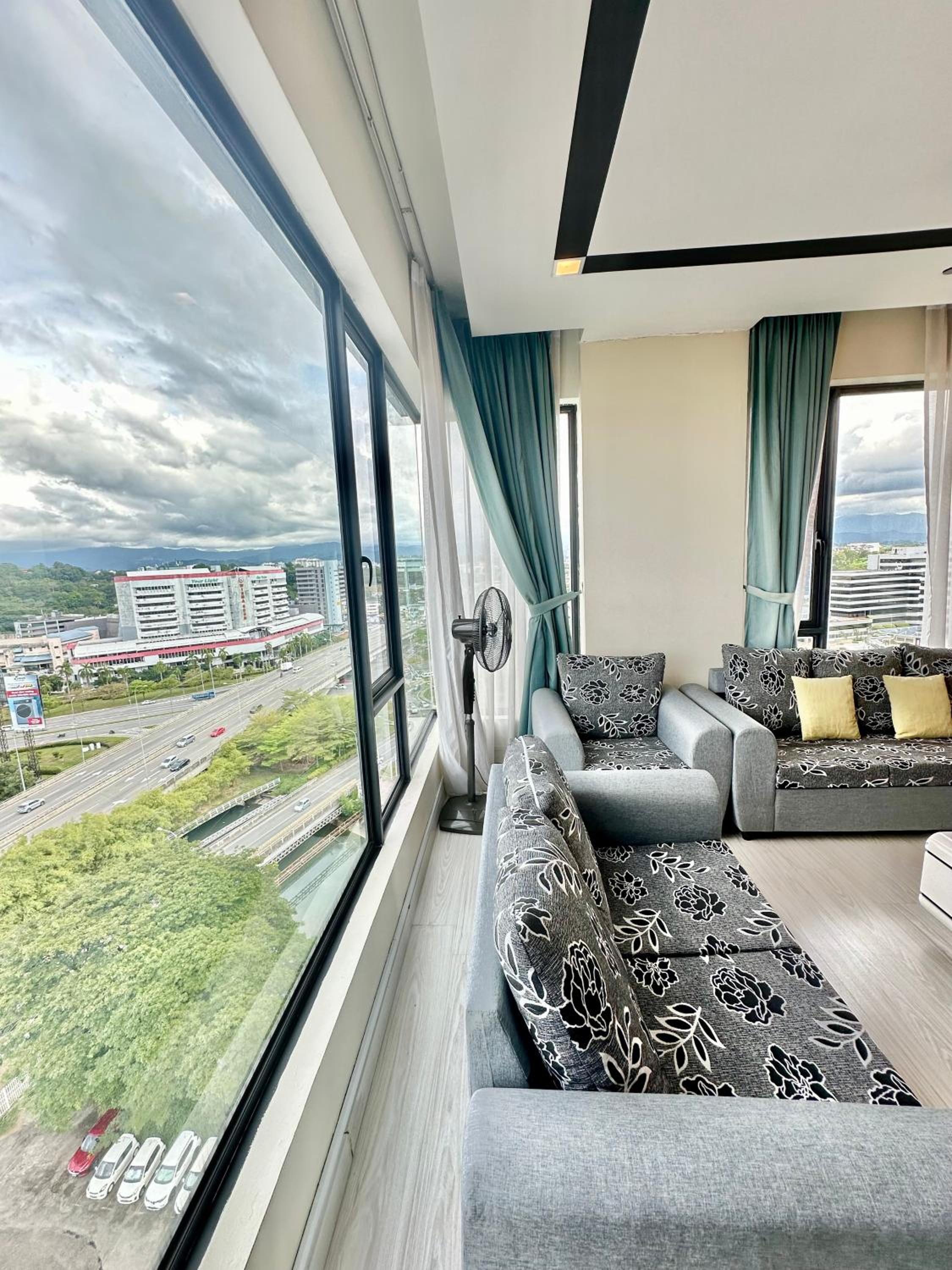 Cozy Living Sky Apartment