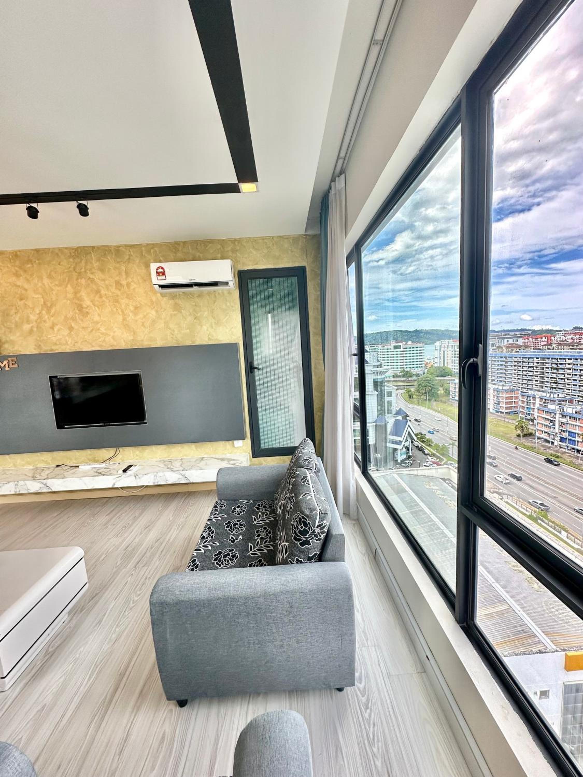 Cozy Living Sky Apartment