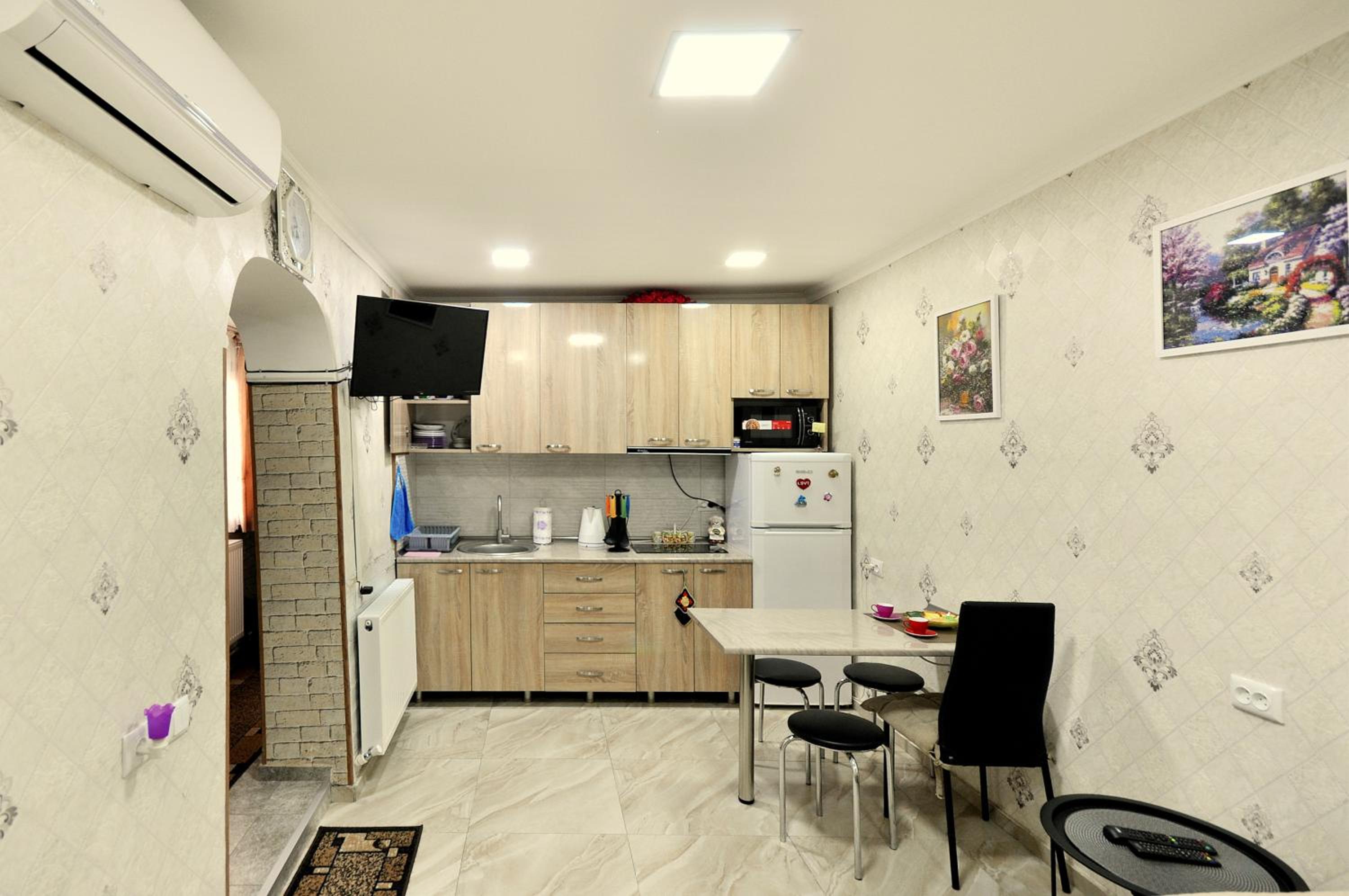 Suzi Apartments view 2