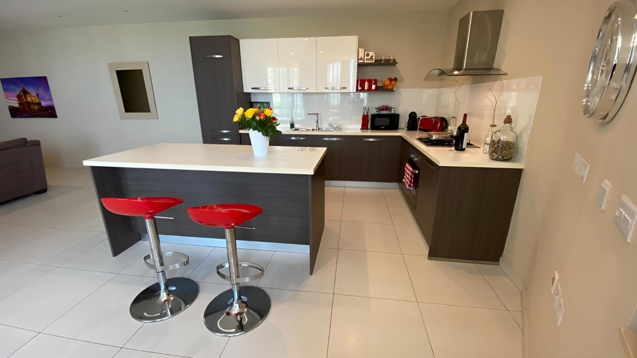 St. Julian's Super Bright And Spacious Seaview Apartment photo 3