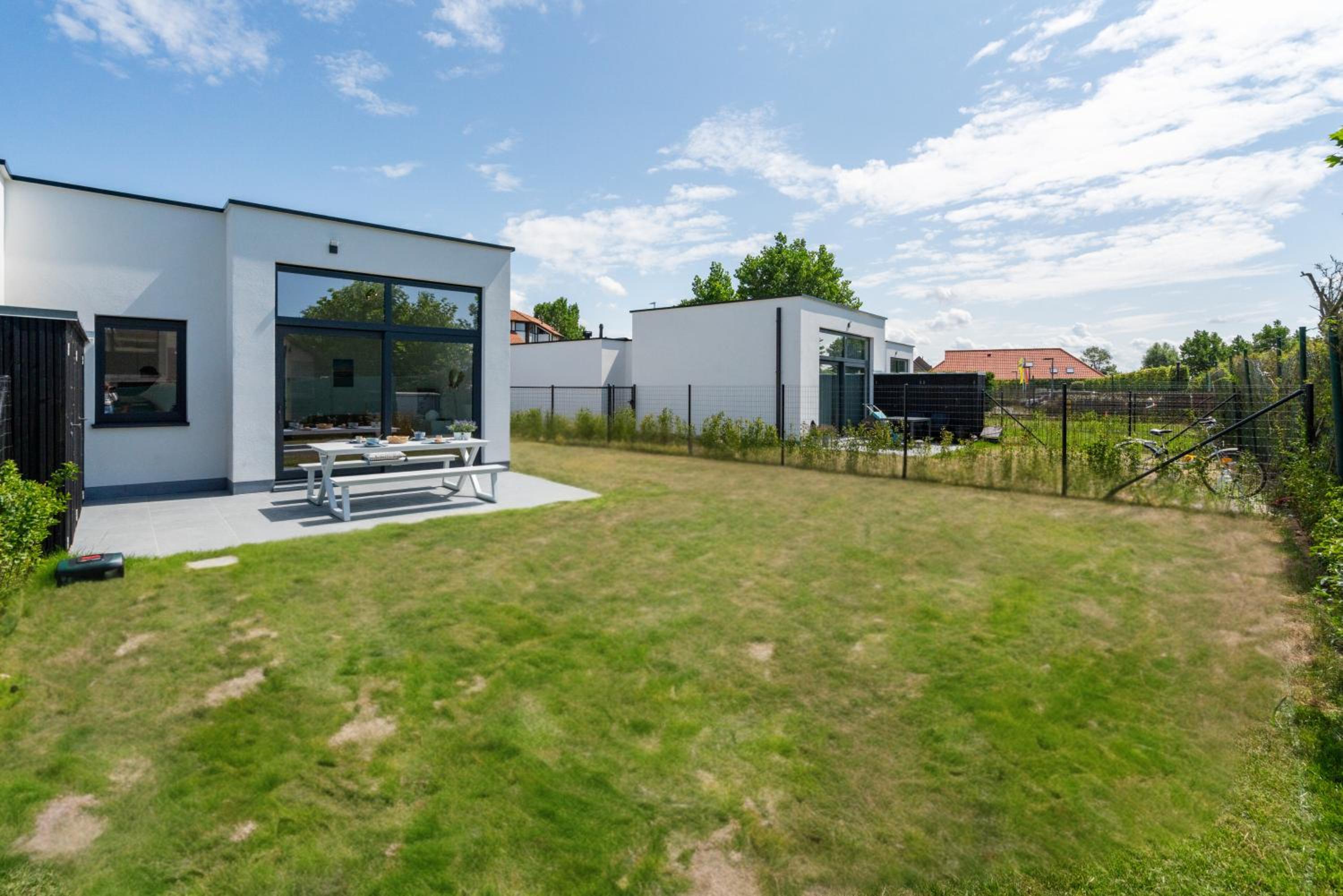 Maison Basil - holiday house with garden and parking