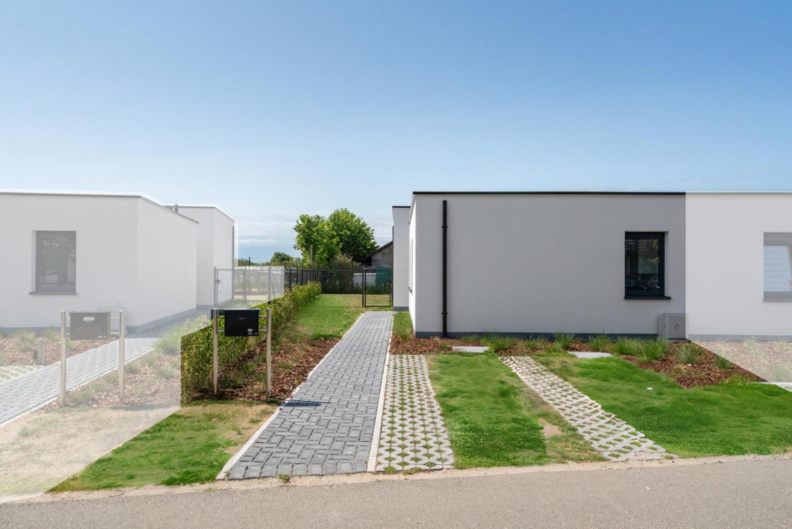 Maison Basil - holiday house with garden and parking