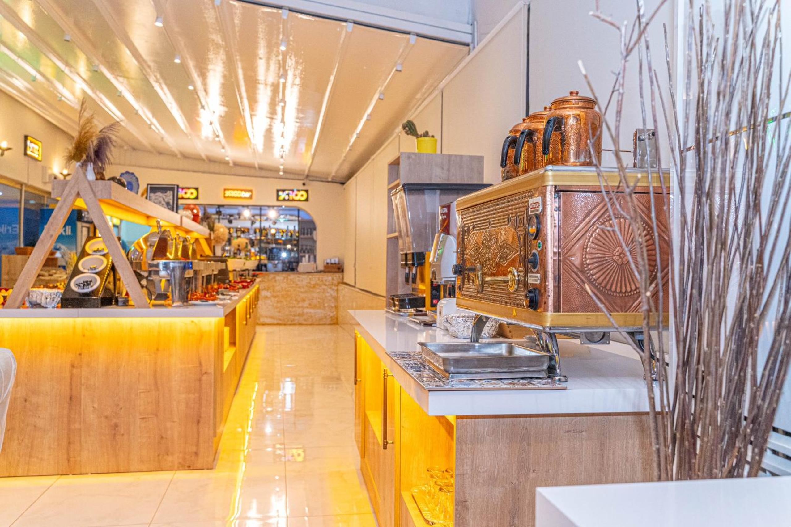 Far Life Hotel - Image 150