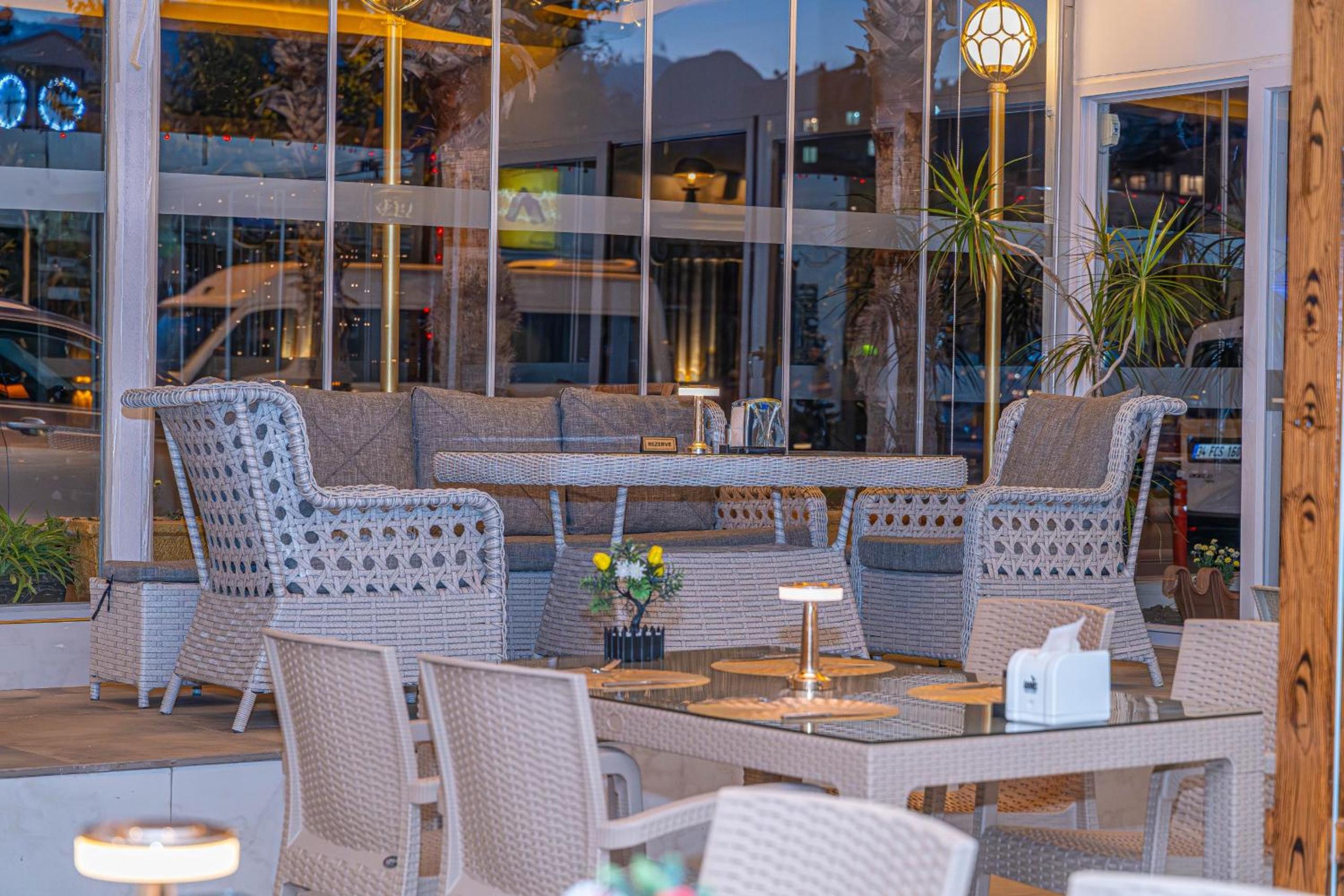 Far Life Hotel - Image 151