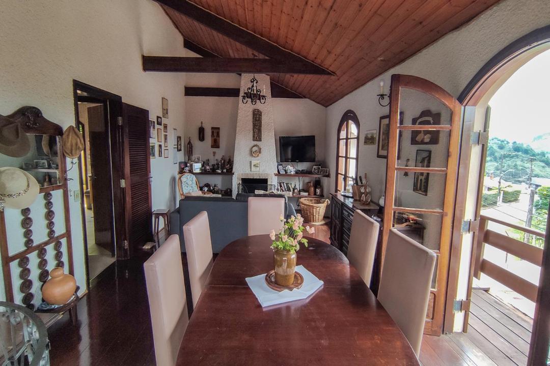 Casa com lareira e Wi Fi em Campos do Jordao SP