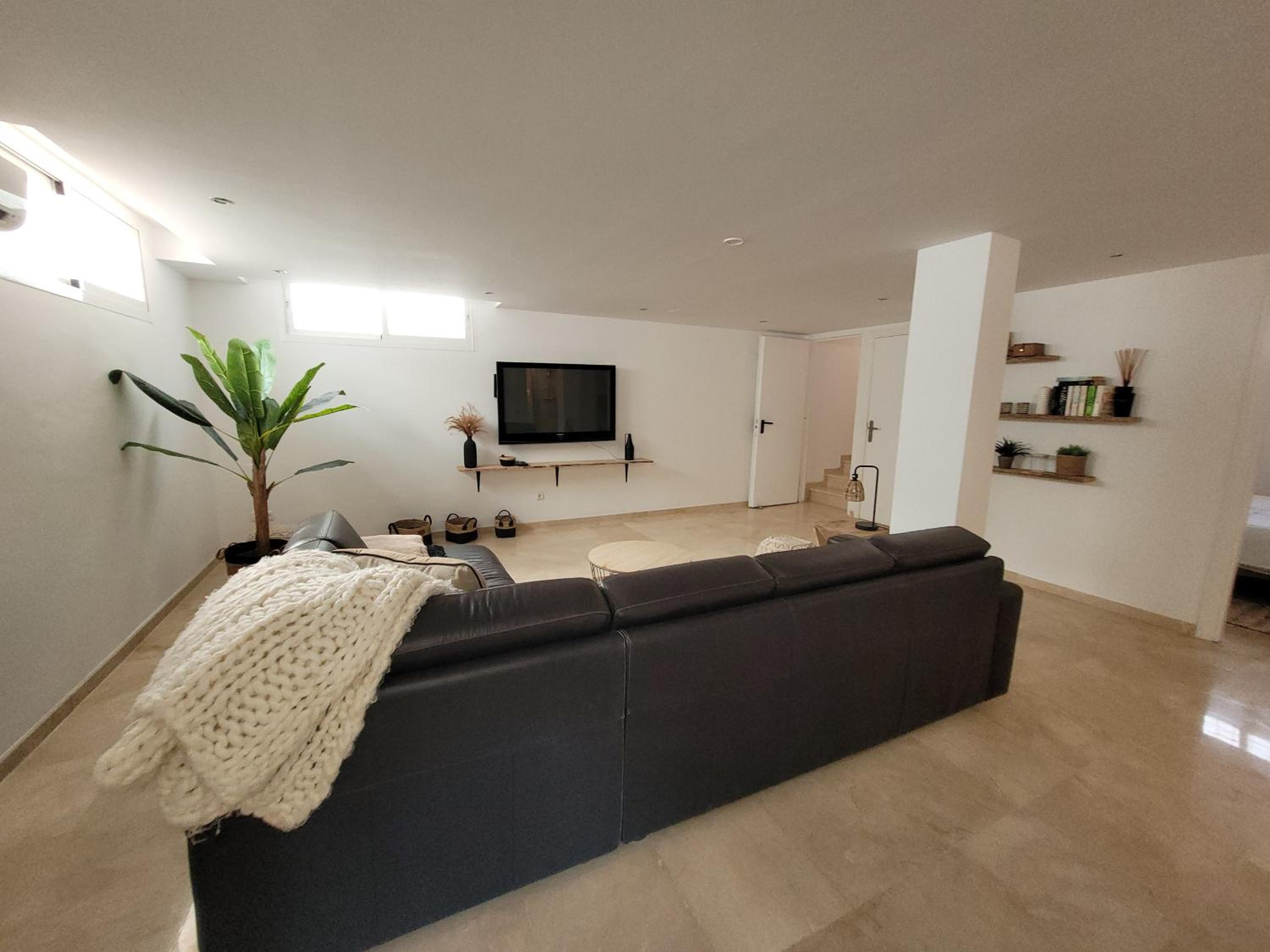 Private Luxurious Villa Walking Distance to Puerto Banus