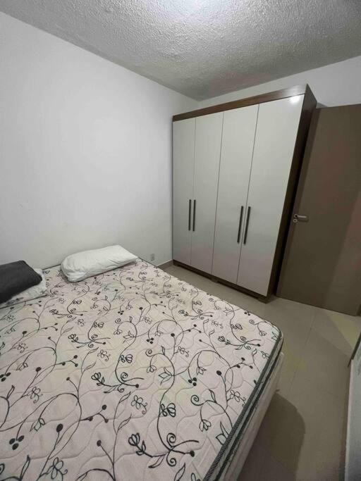 Casa de 2 quartos toda mobiliada