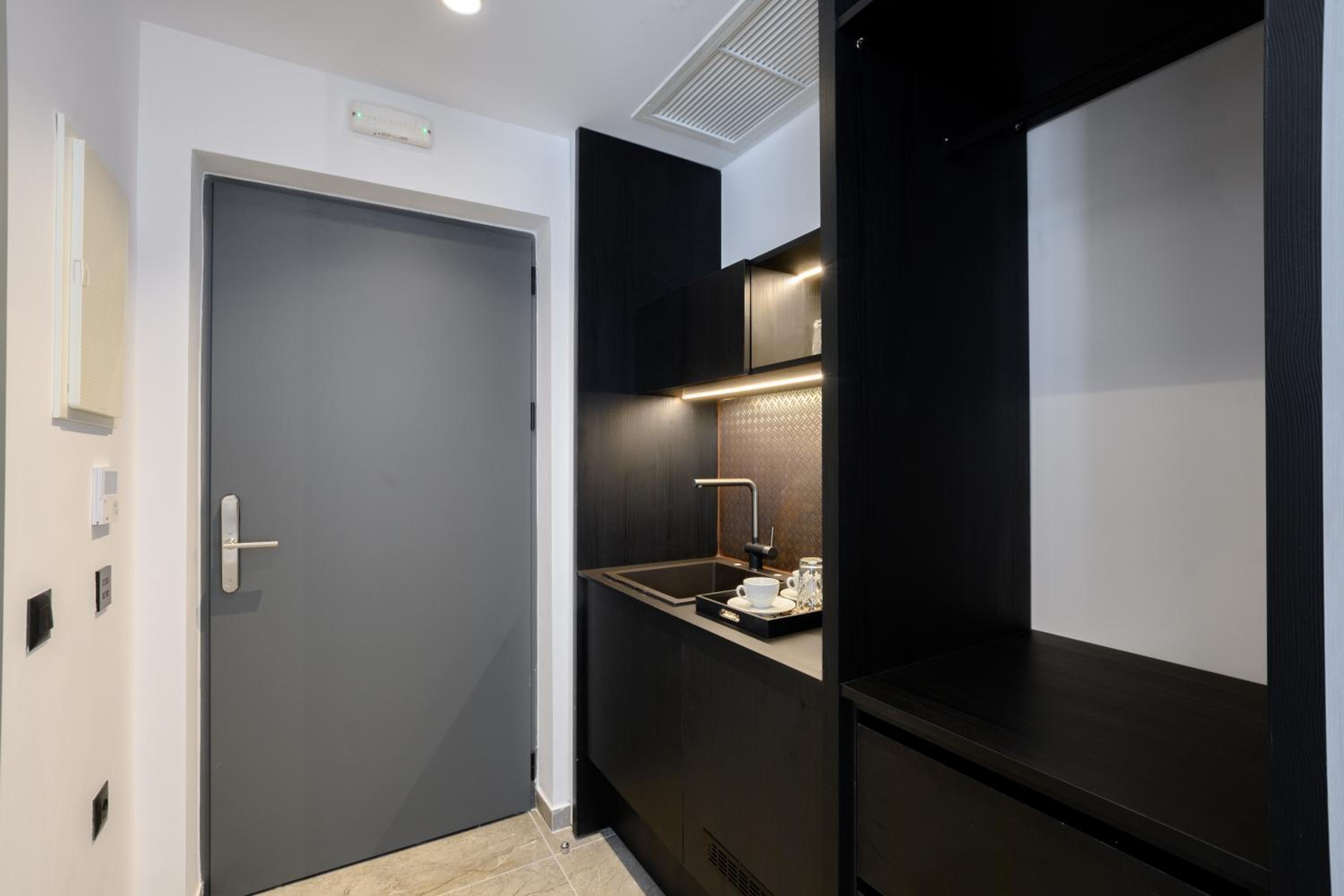 EcoHeaven Suites