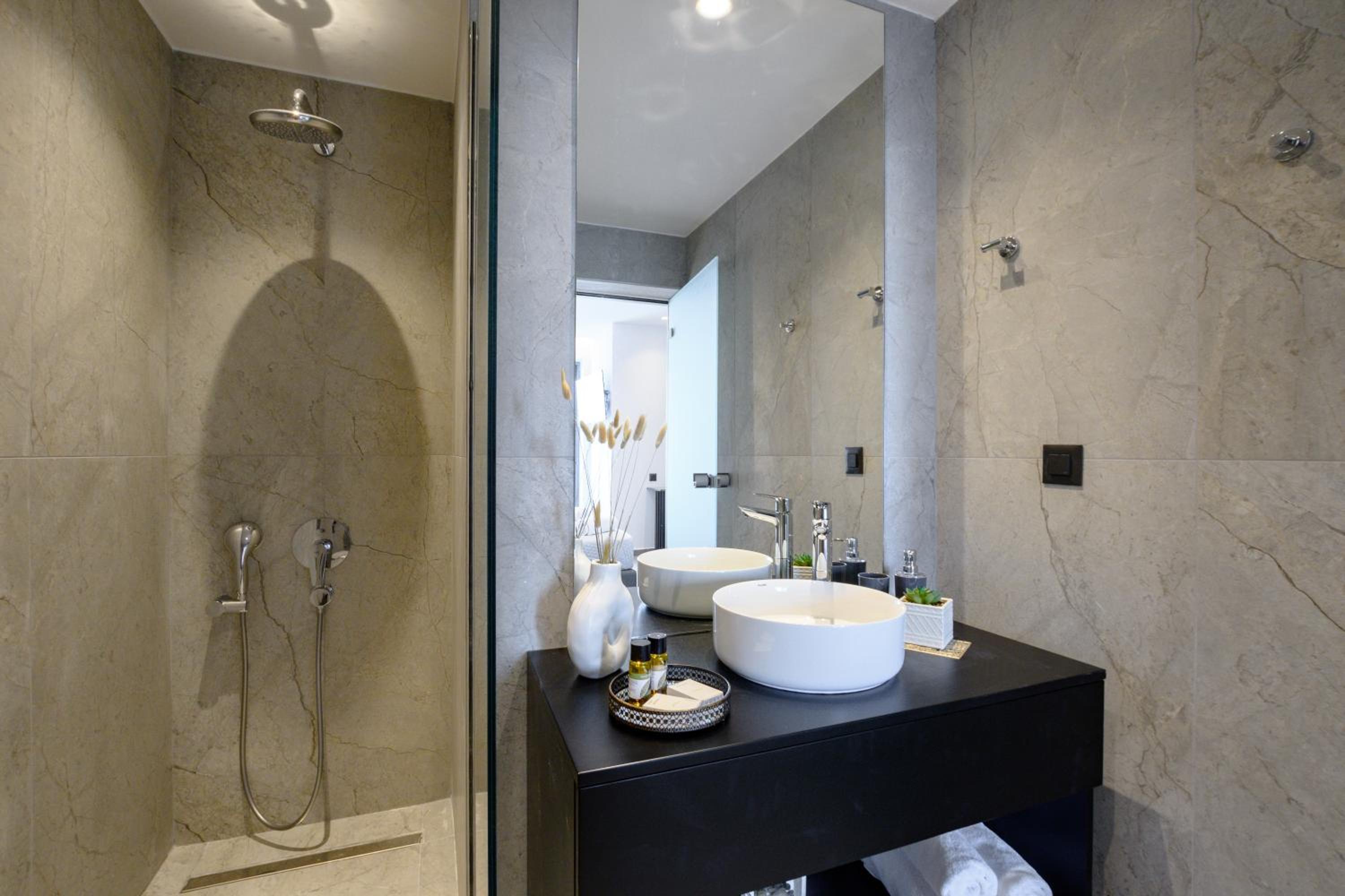 EcoHeaven Suites