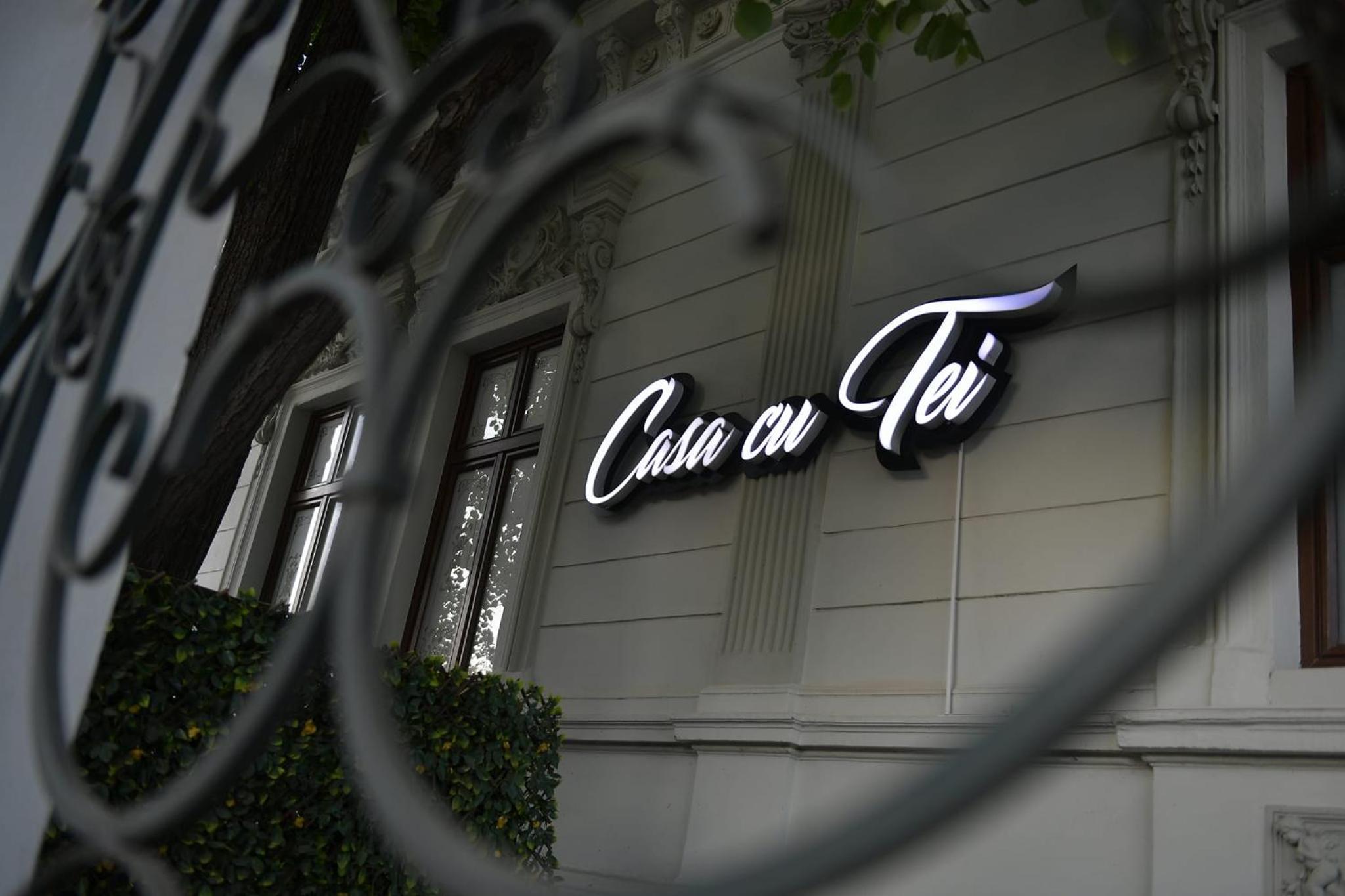 Hotel Restaurant Casa Cu Tei Craiova - Image 1