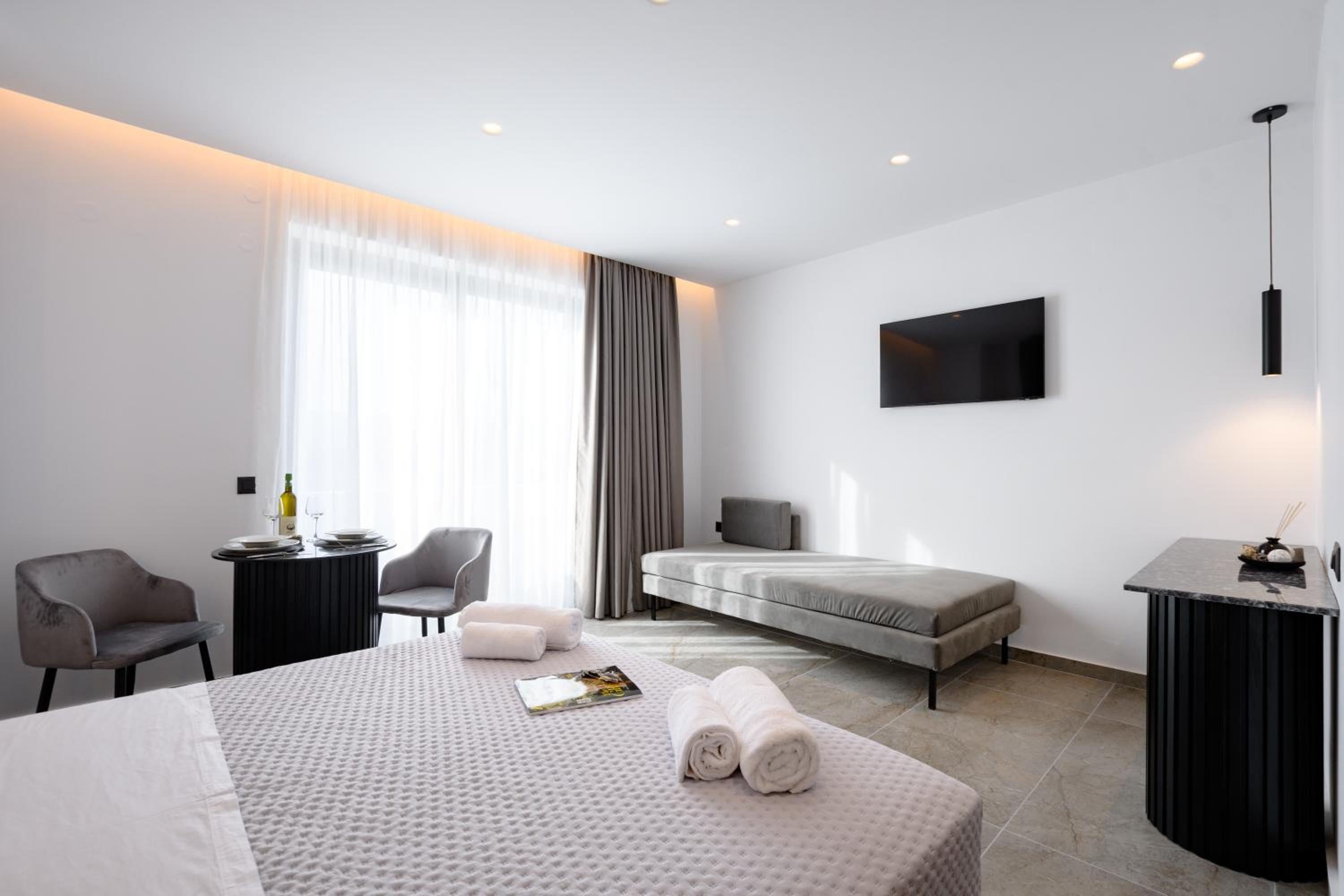 EcoHeaven Suites