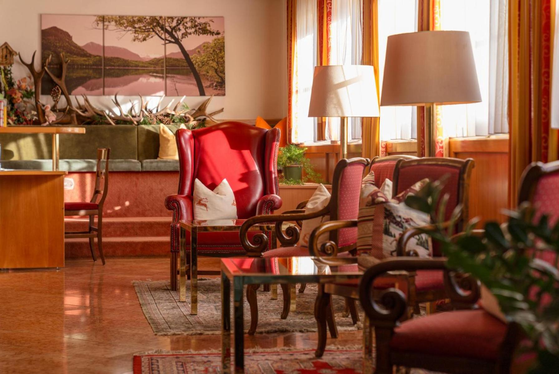 Lobby & Reception