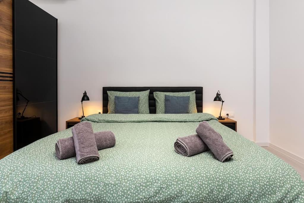 Kapana Beat 2-bedroom apt. Top Center