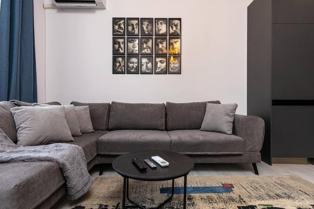 Kapana Beat 2-bedroom apt. Top Center