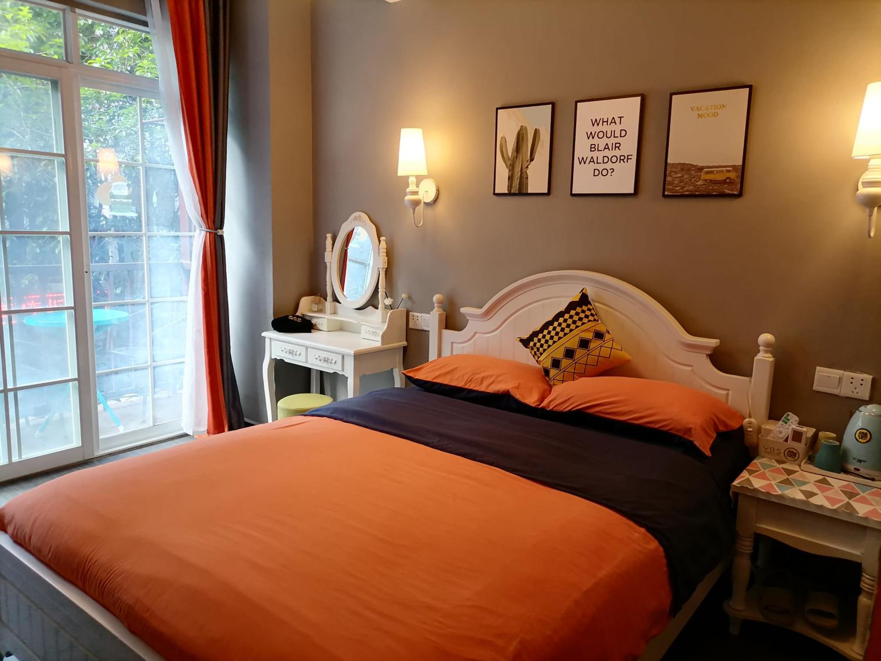 Lazzy inn