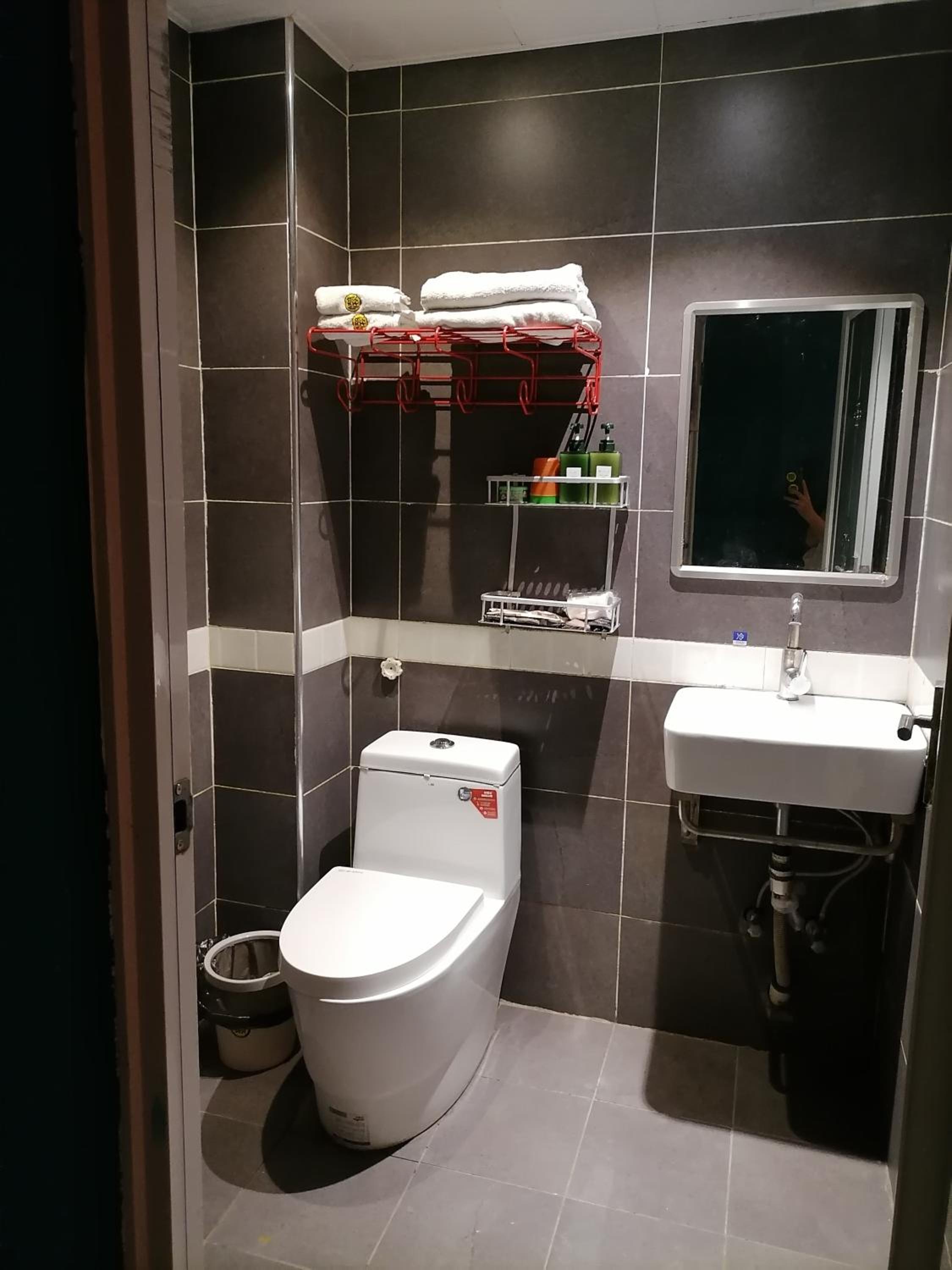 Lazzy inn