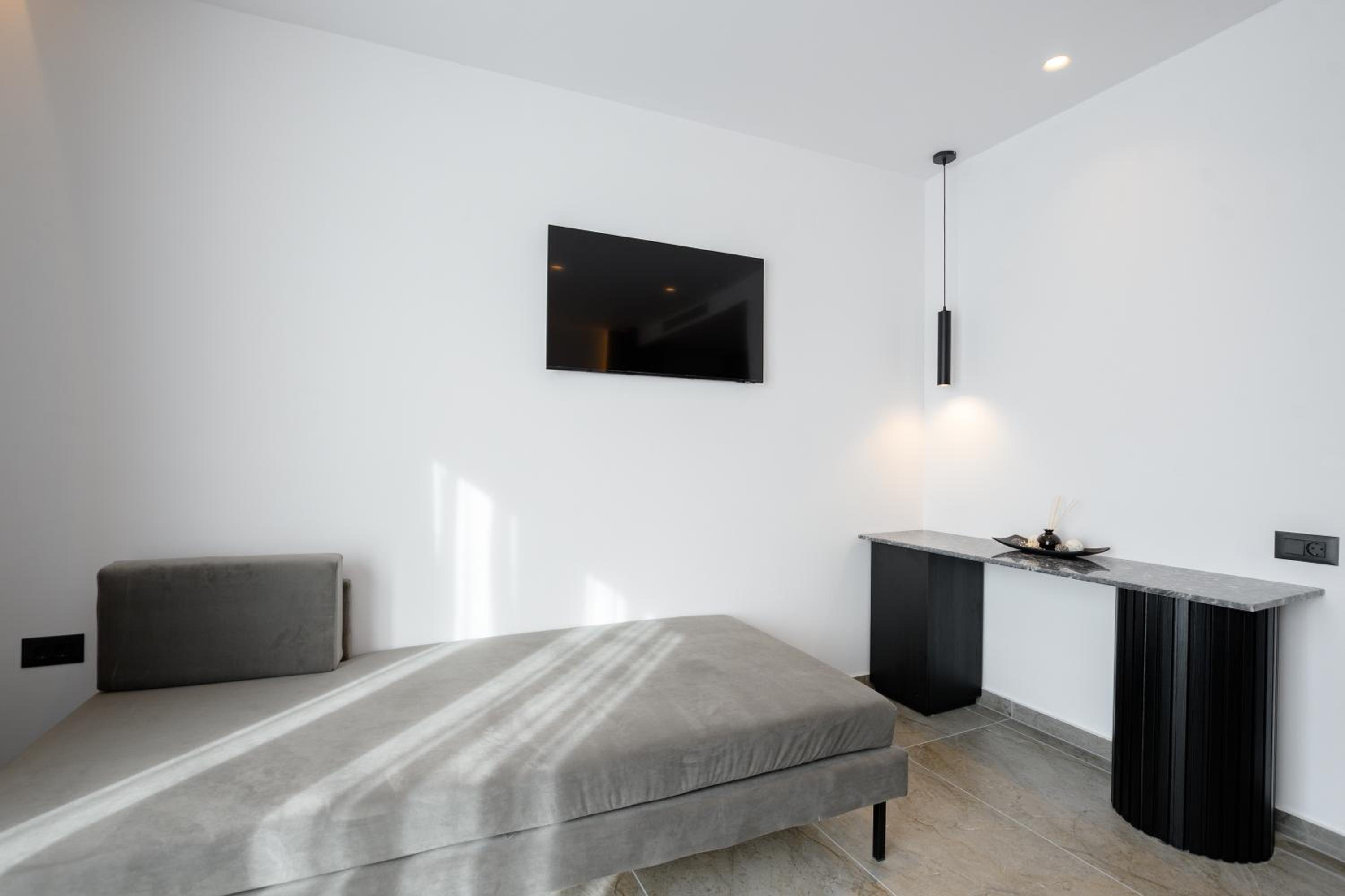 EcoHeaven Suites