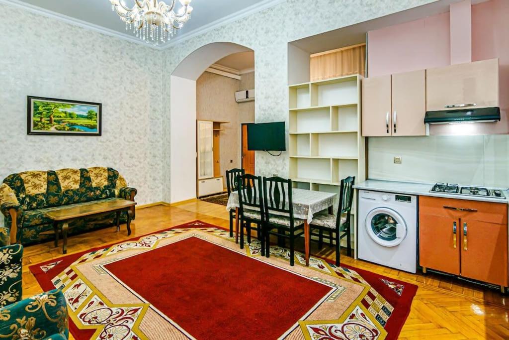 Fsincan House Centre 3 room